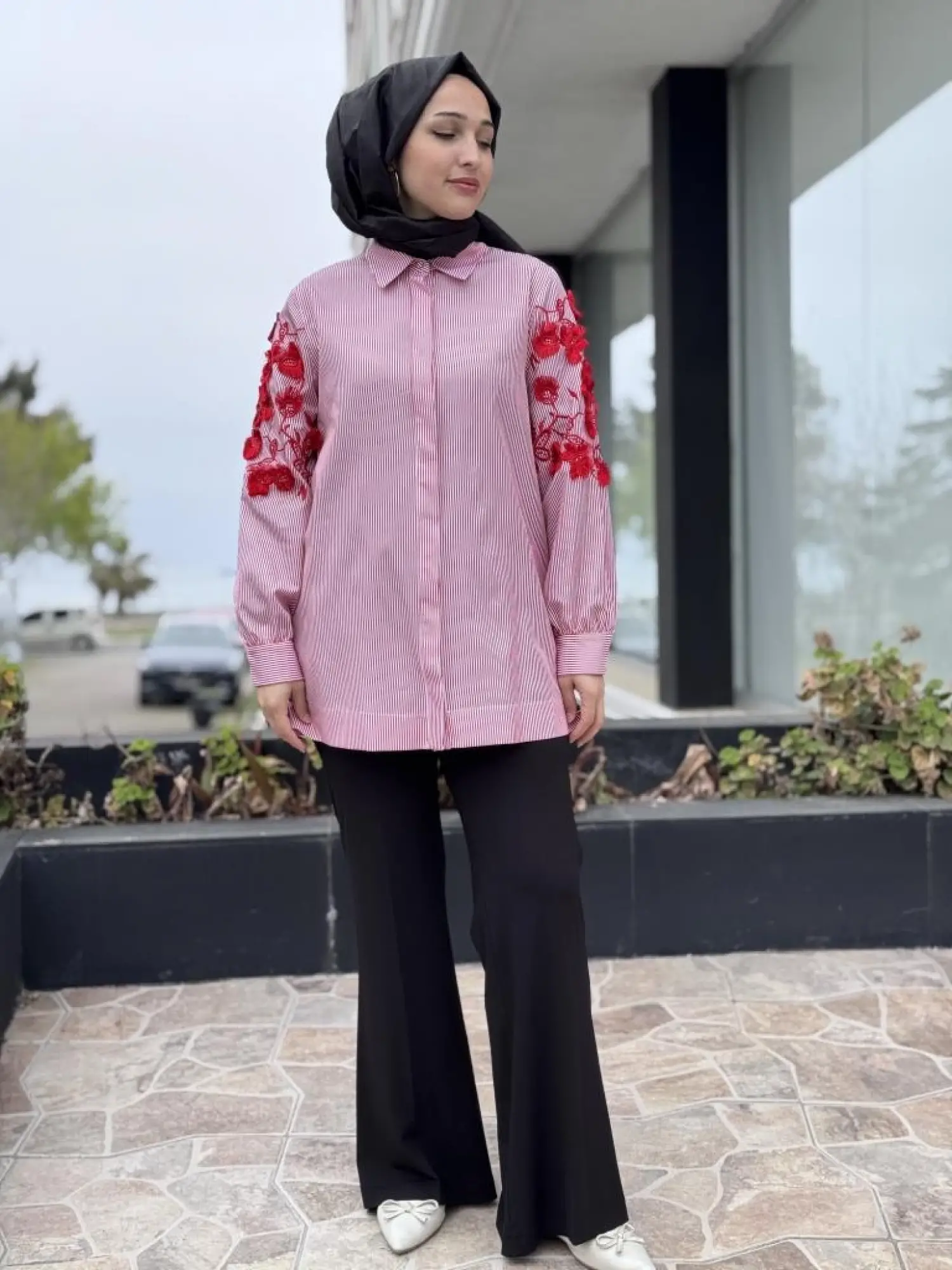 Qupra Kolları Nakışlı Çizgili Poplin Gömlek WAB84009