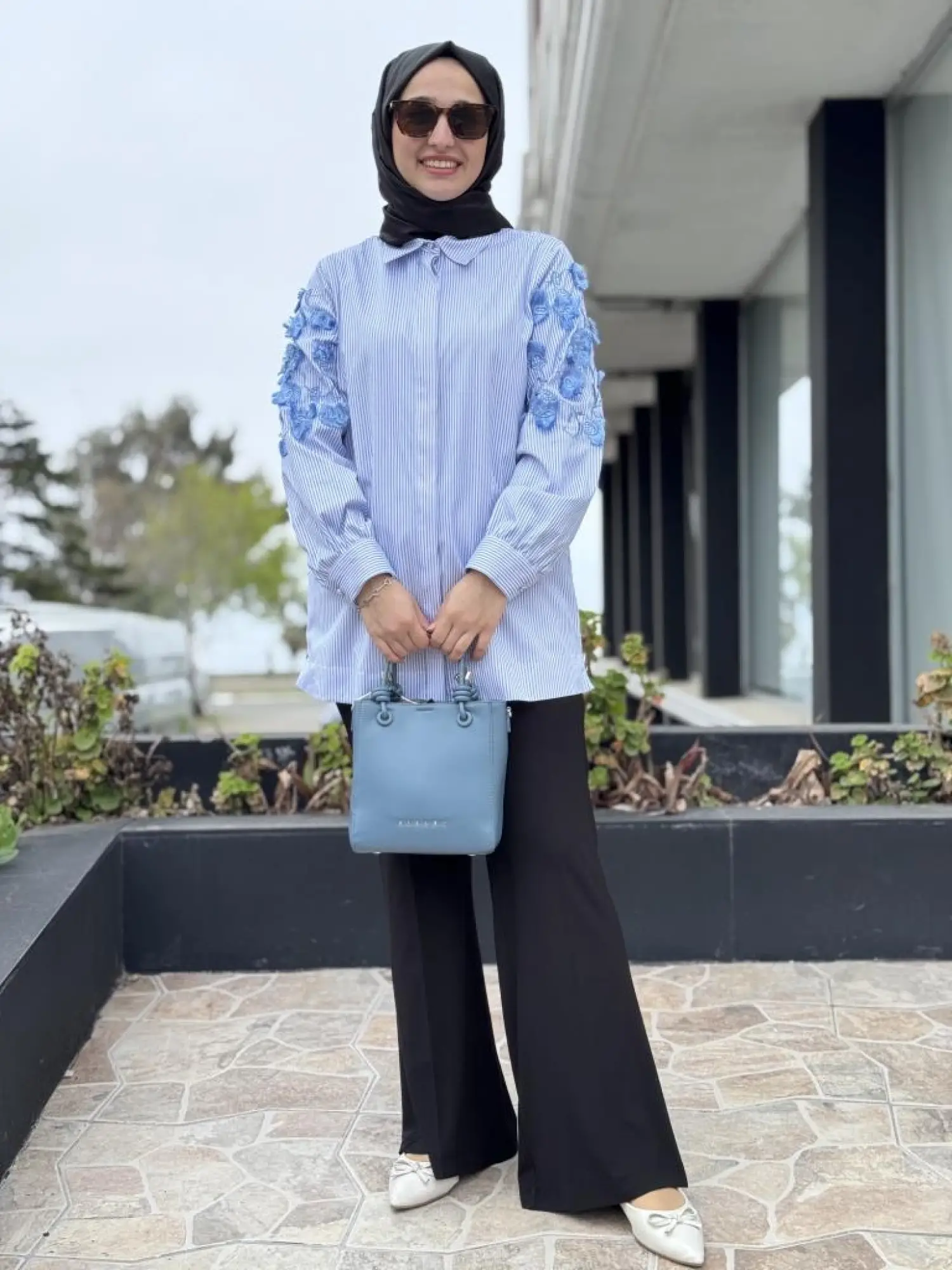 Qupra Kolları Nakışlı Çizgili Poplin Gömlek WAB84009