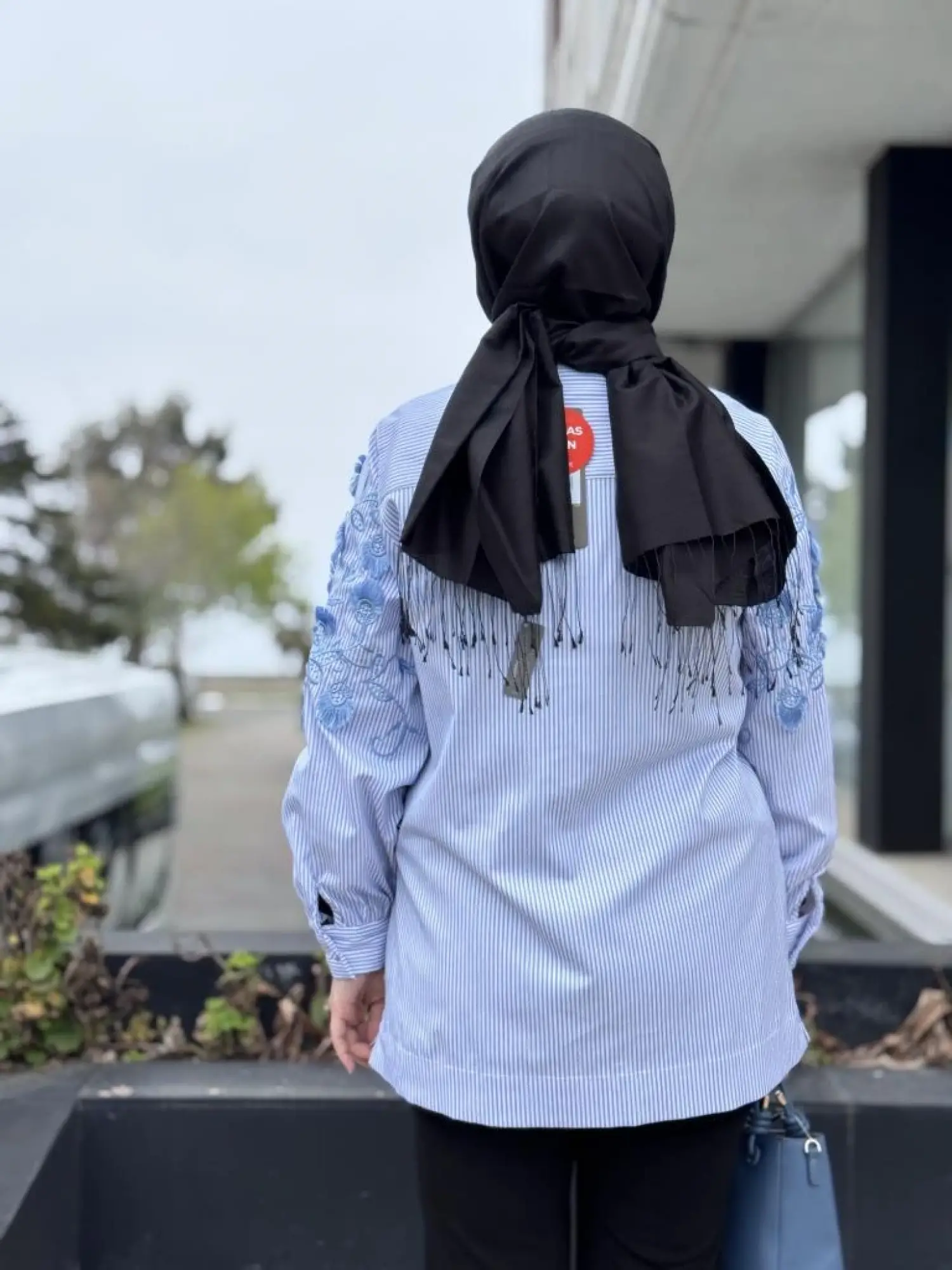 Qupra Kolları Nakışlı Çizgili Poplin Gömlek WAB84009