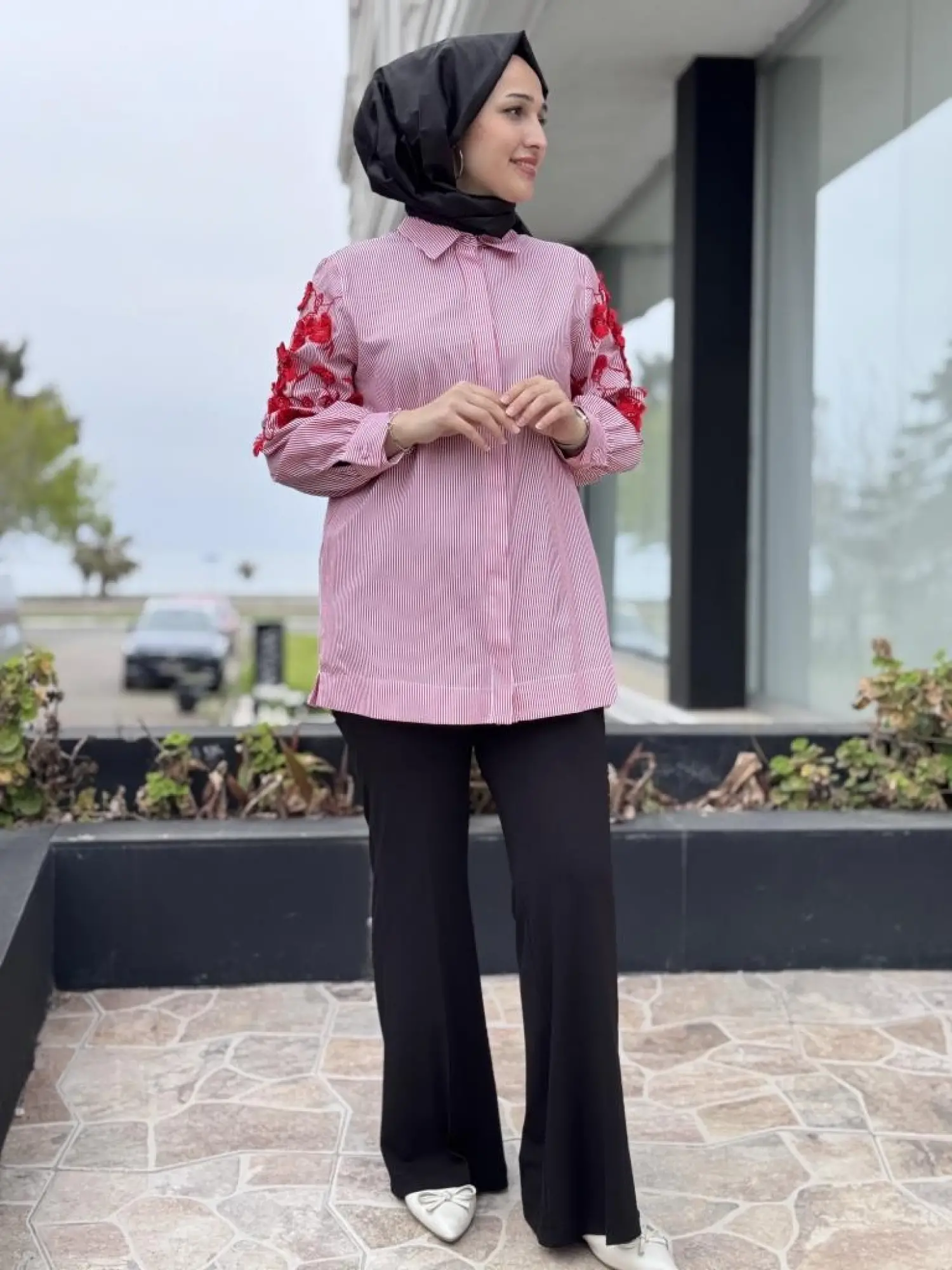 Qupra Kolları Nakışlı Çizgili Poplin Gömlek WAB84009