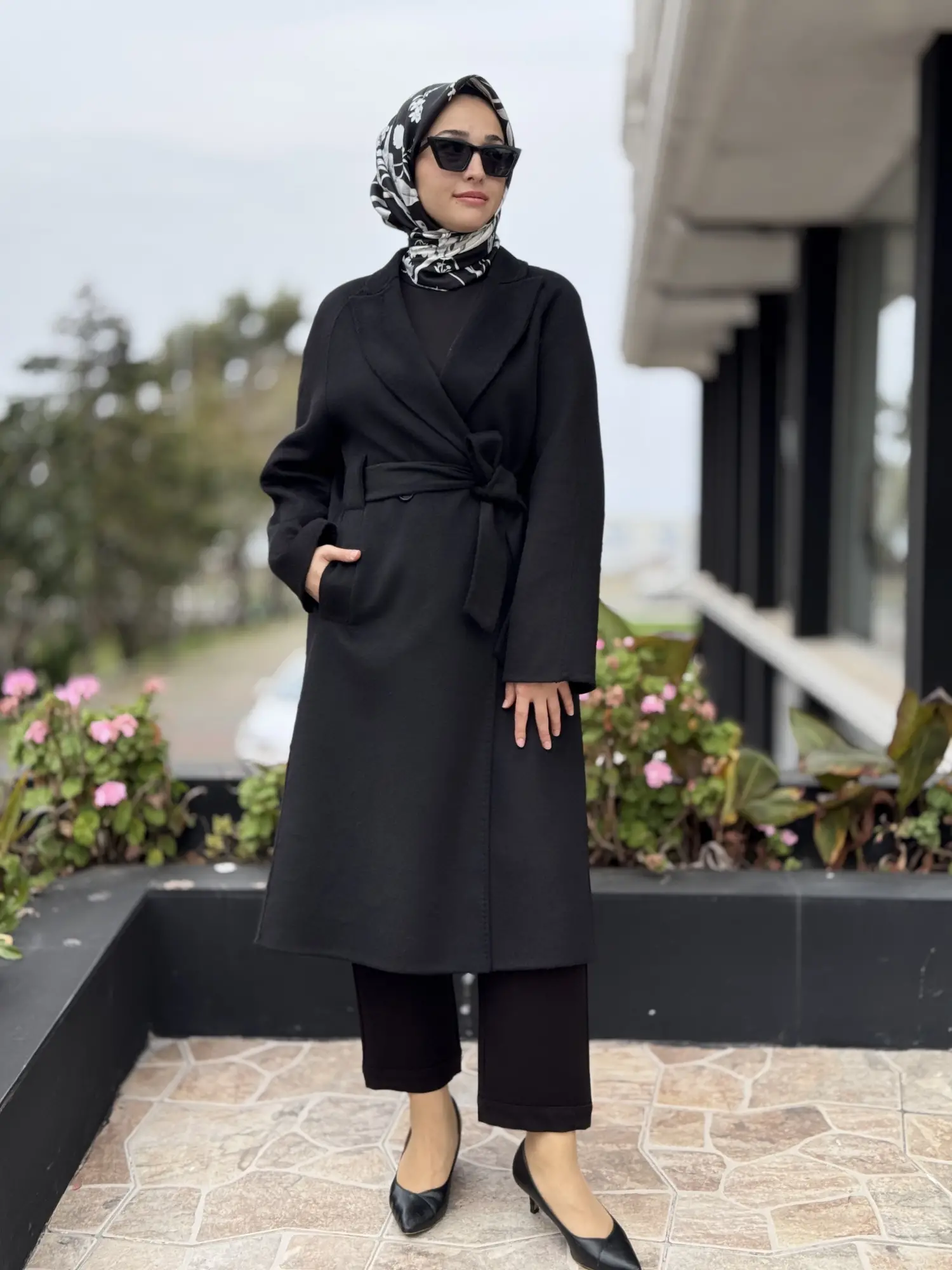 Qupra Kruvaze Yaka Siyah Kaban WAC91050