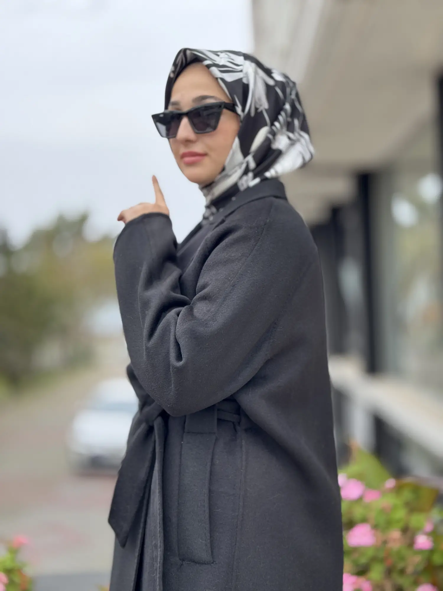 Qupra Kruvaze Yaka Siyah Kaban WAC91050