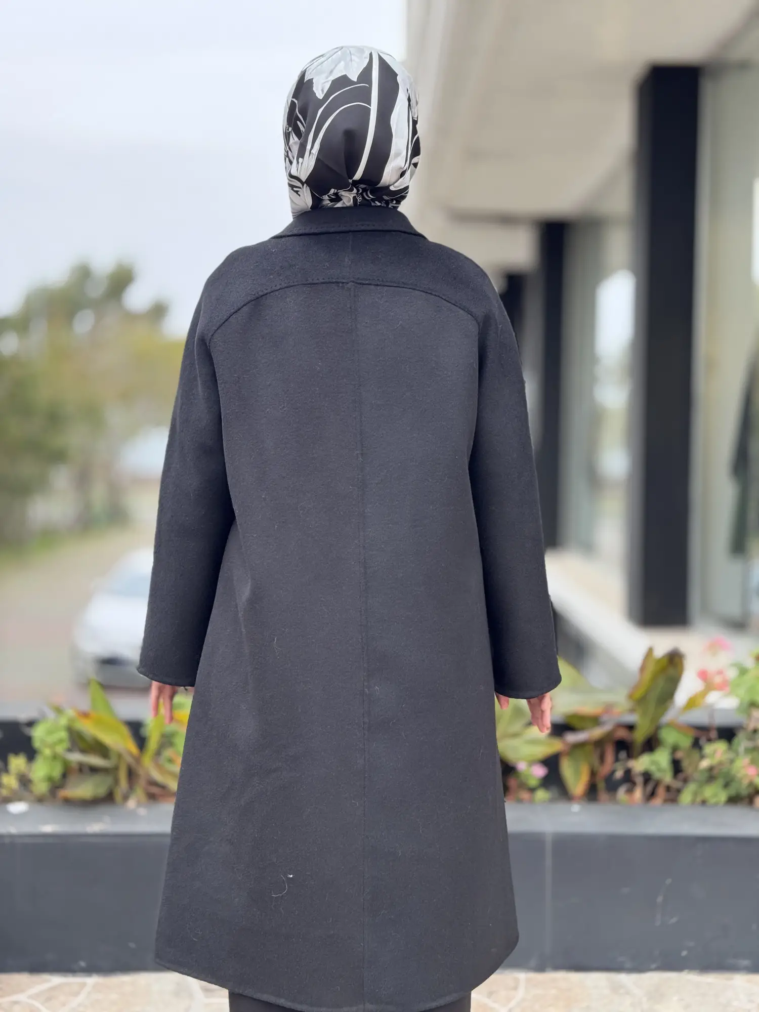 Qupra Kruvaze Yaka Siyah Kaban WAC91050