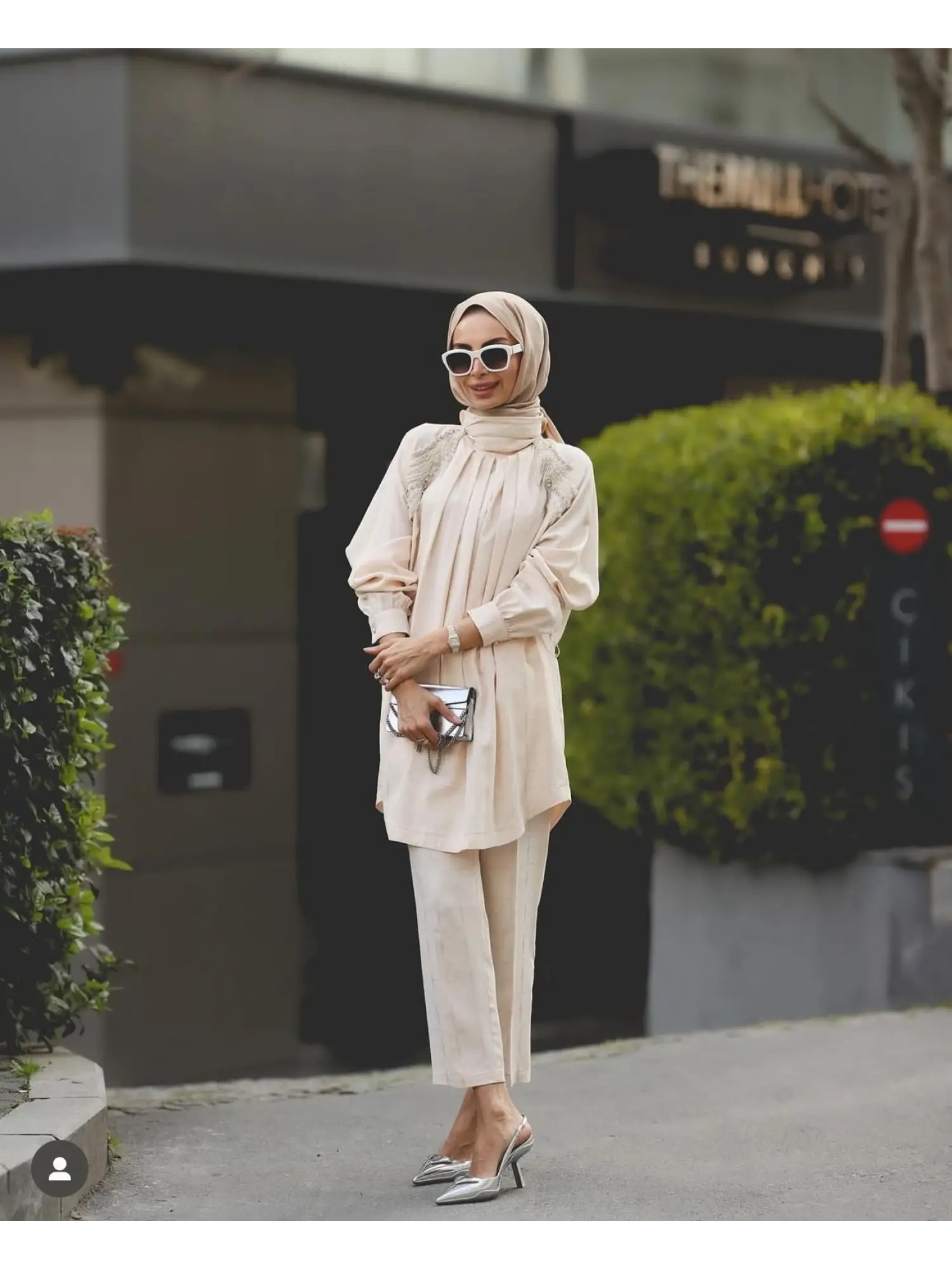 Qupra Omuzları İşlemeli Kemerli Tunik Pantolon Takım QAY62119