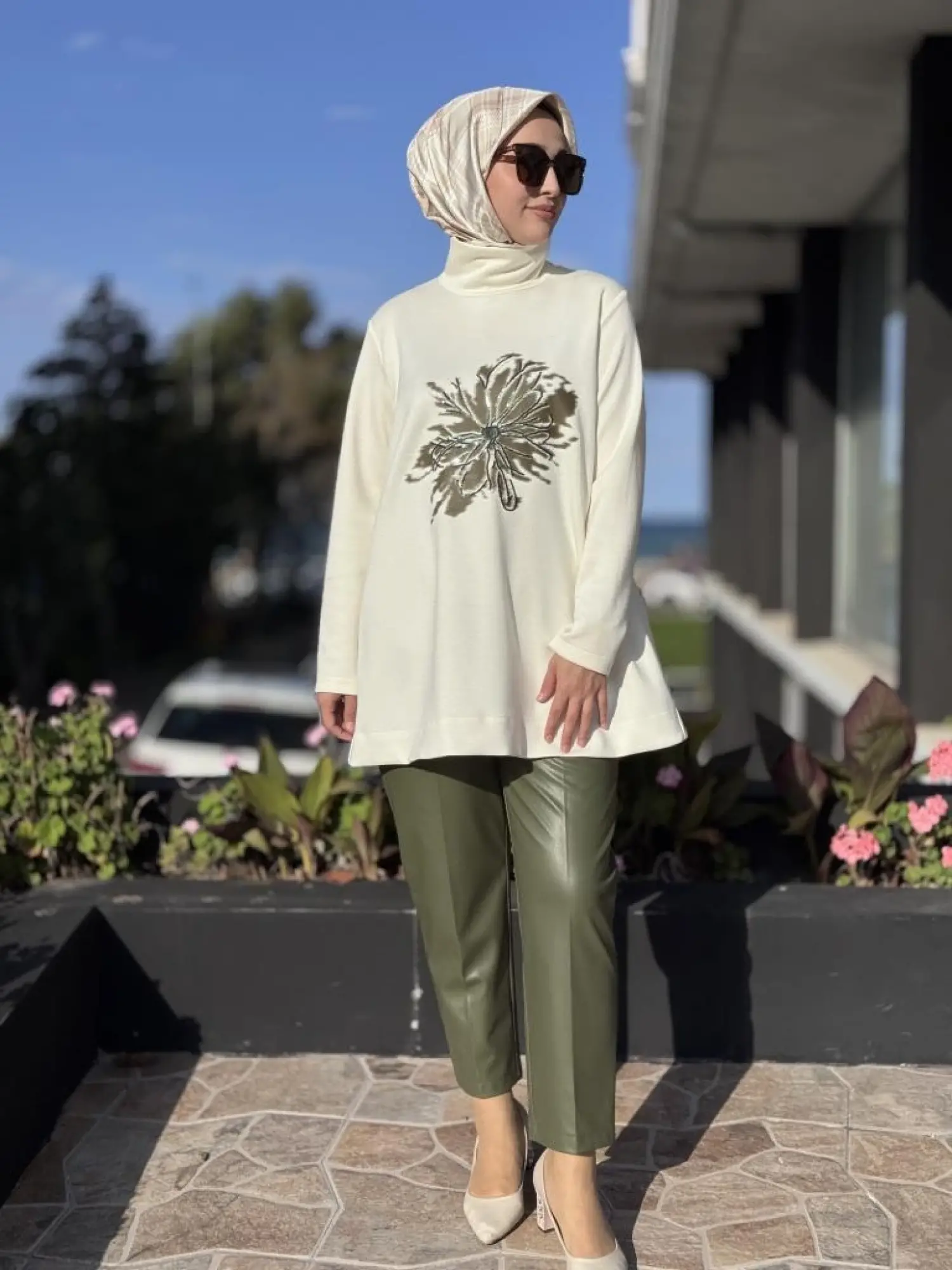 Qupra Önü Çiçek Baskılı Tunik Deri Pantolonlu Takım WAC92006