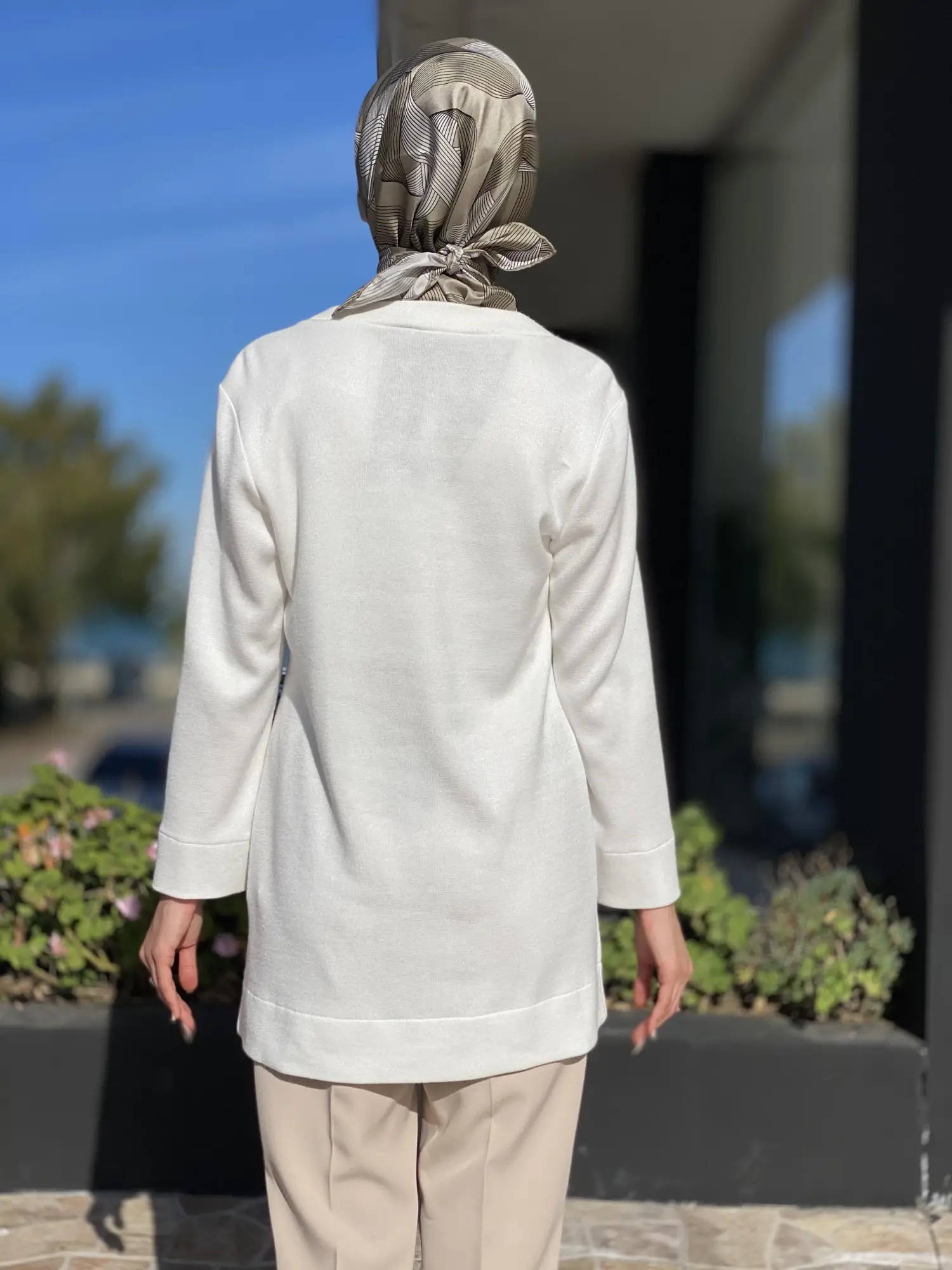 Qupra Önü Düğme Ve Kumaş Detaylı Örme Triko Tunik QAV54004