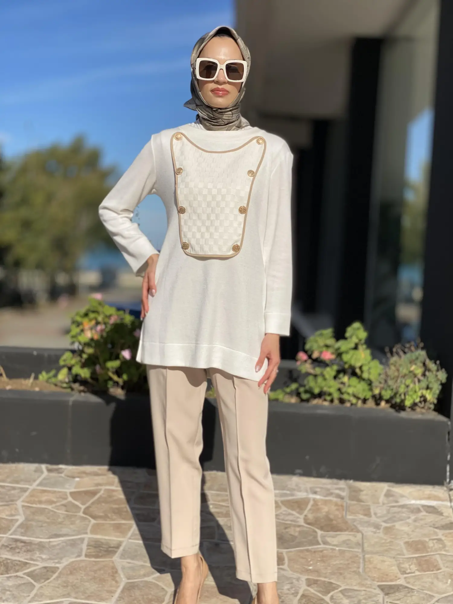 Qupra Önü Düğme Ve Kumaş Detaylı Örme Triko Tunik QAV54004