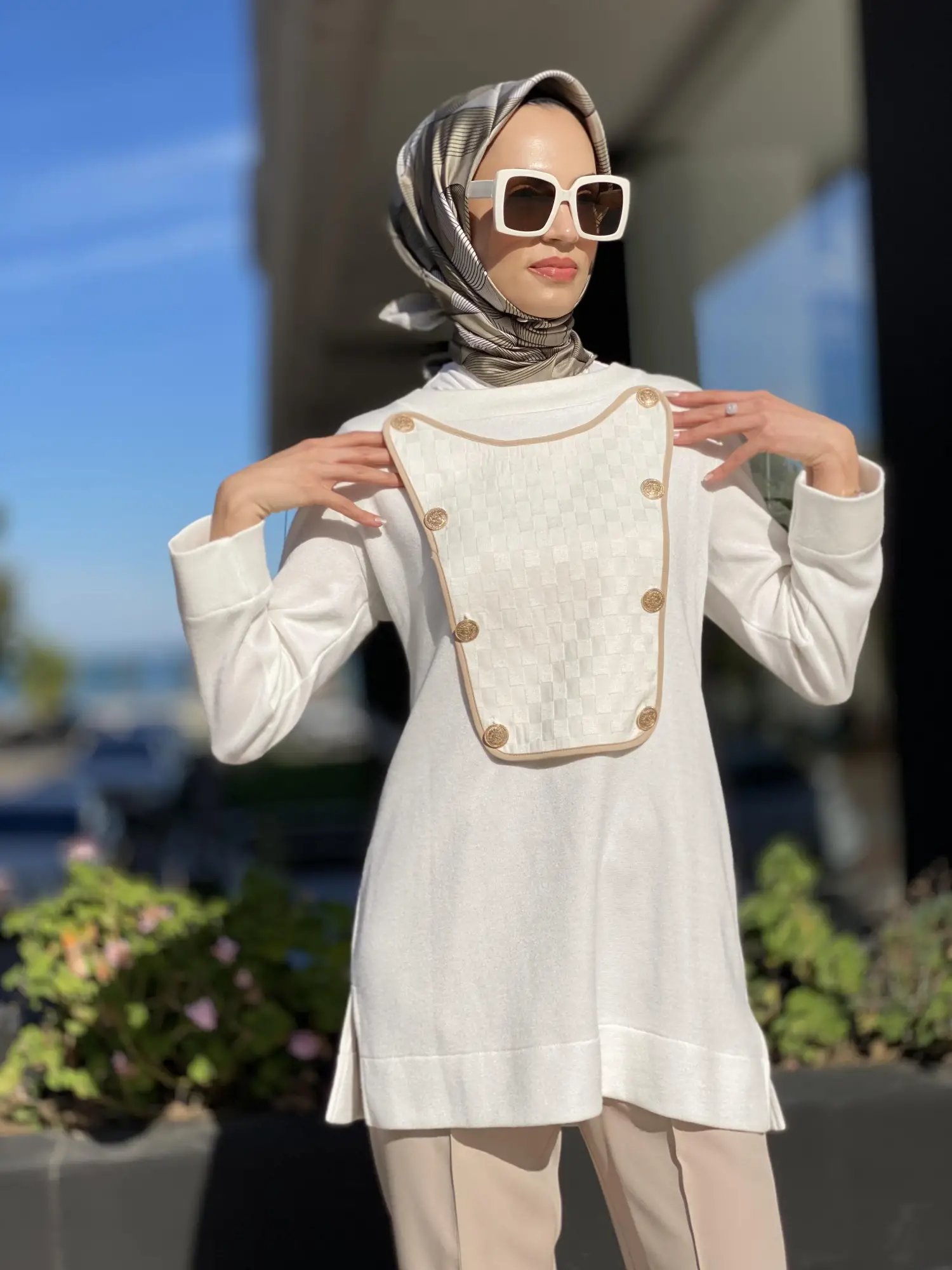 Qupra Önü Düğme Ve Kumaş Detaylı Örme Triko Tunik QAV54004