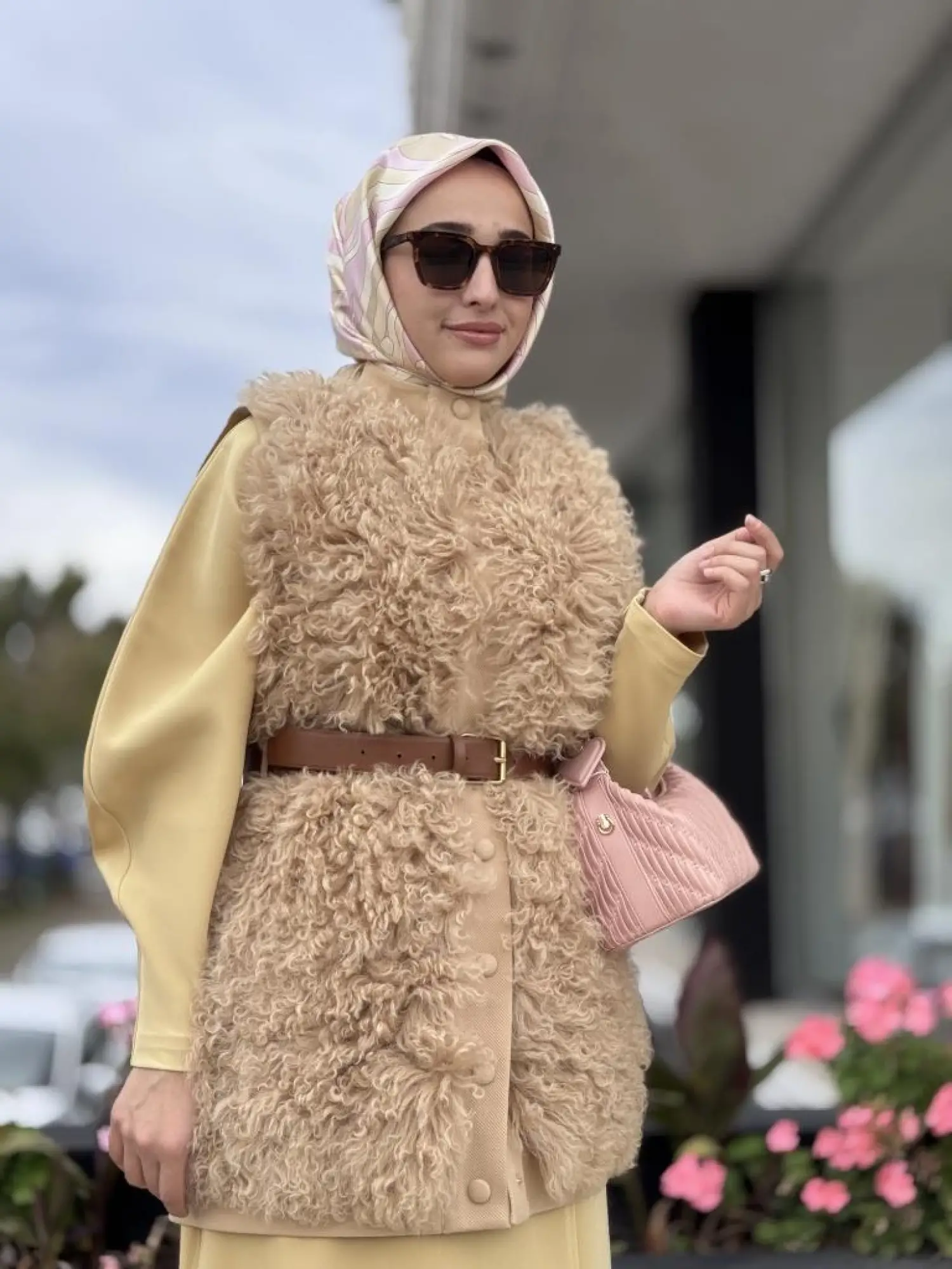 Qupra Önü Orjinal Yün Detaylı Kemerli Yelek WAC91029