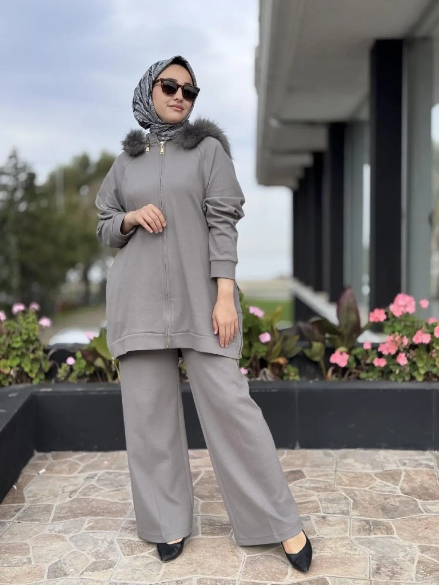 Qupra Seyyar Kürk Kapüşonlu Yandan Fermuarlı Kap Pantolon Takım WAC92035