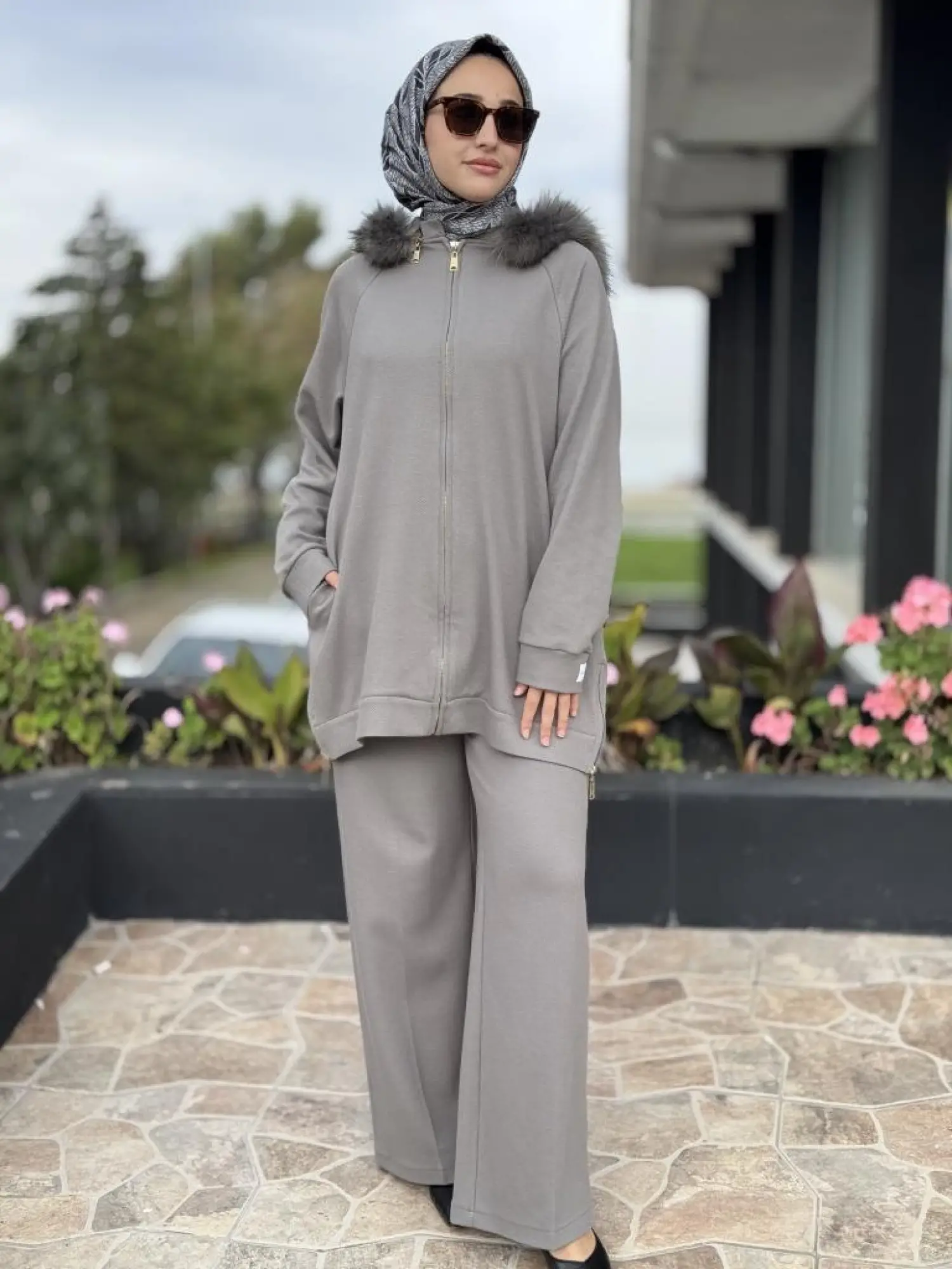 Qupra Seyyar Kürk Kapüşonlu Yandan Fermuarlı Kap Pantolon Takım WAC92035