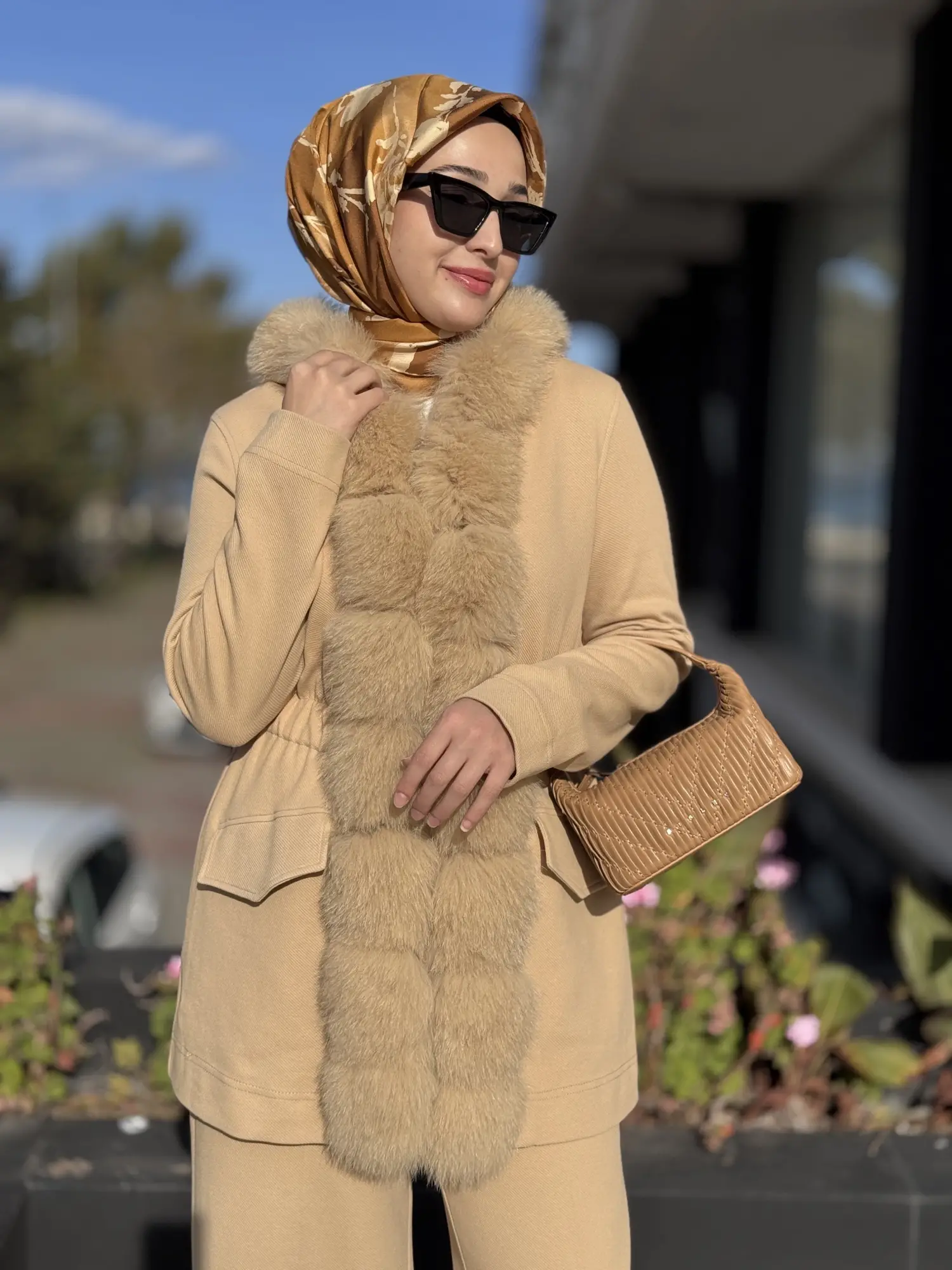 Qupra Seyyar Kürk Yaka Detaylı Kap Pantolon Takım WAC92093