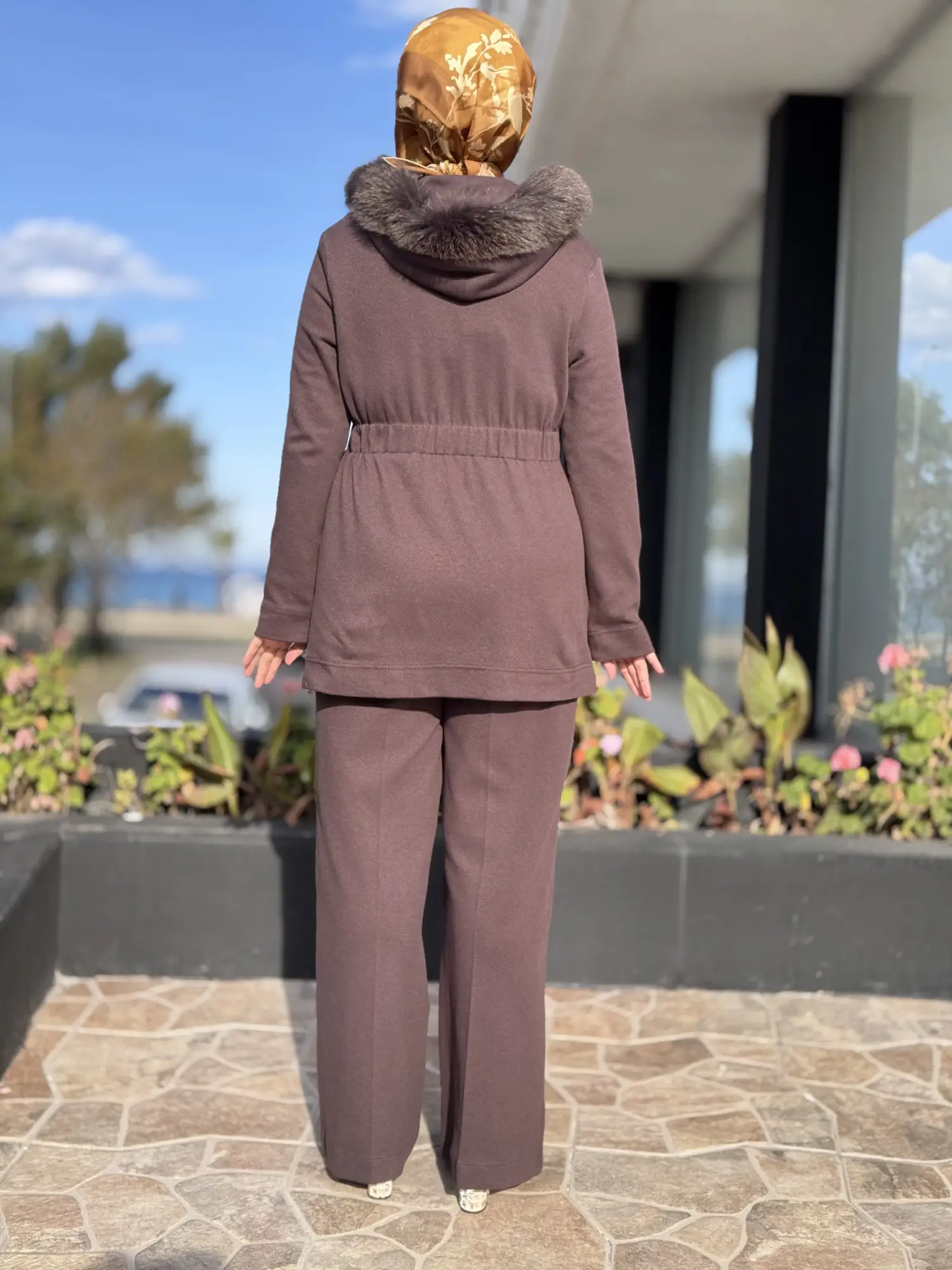 Qupra Seyyar Kürk Yaka Detaylı Kap Pantolon Takım WAC92093