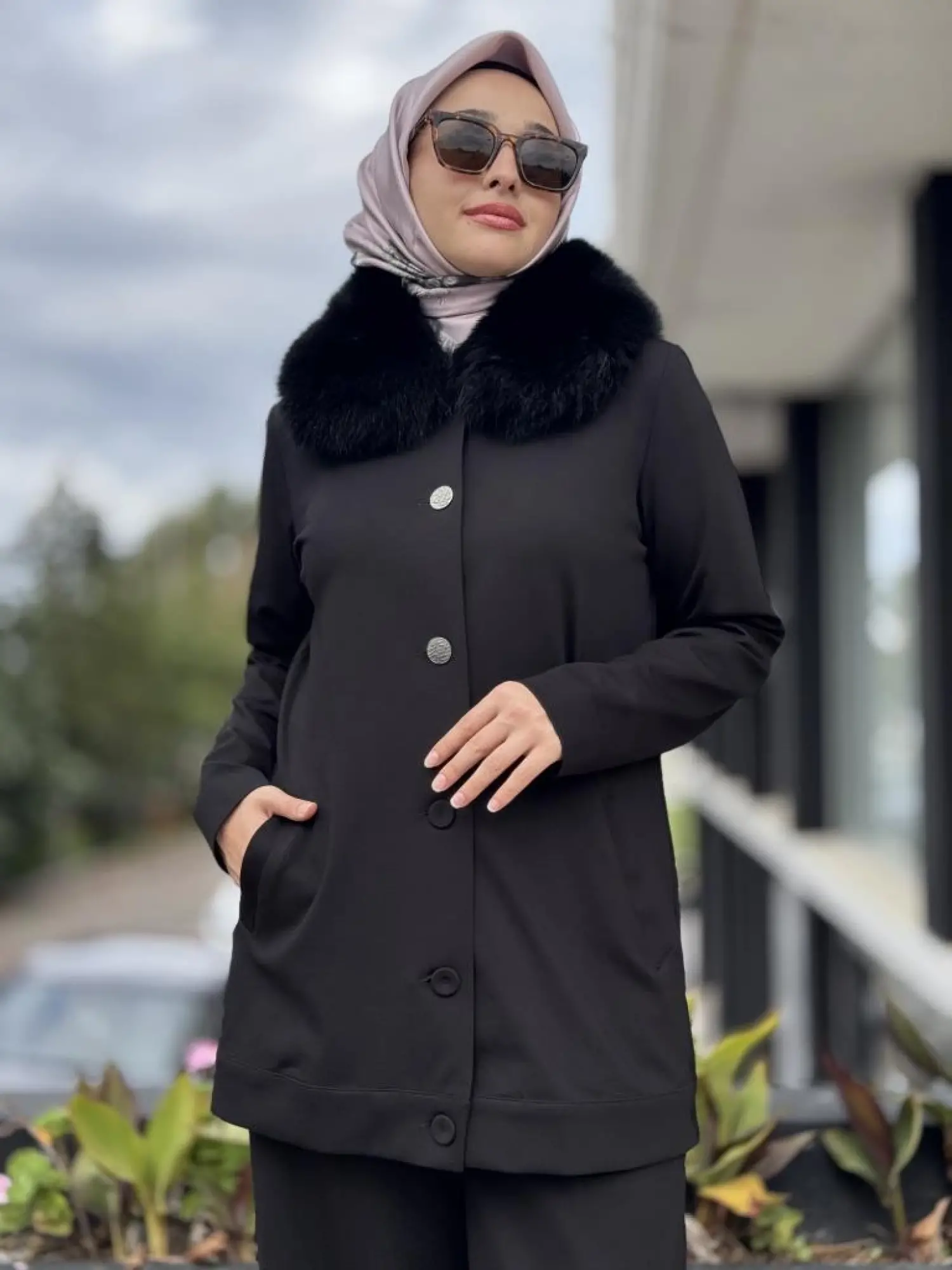 Qupra Seyyar Kürklü Metalik Düğmeli Kap Pantolon Takım WAC92003