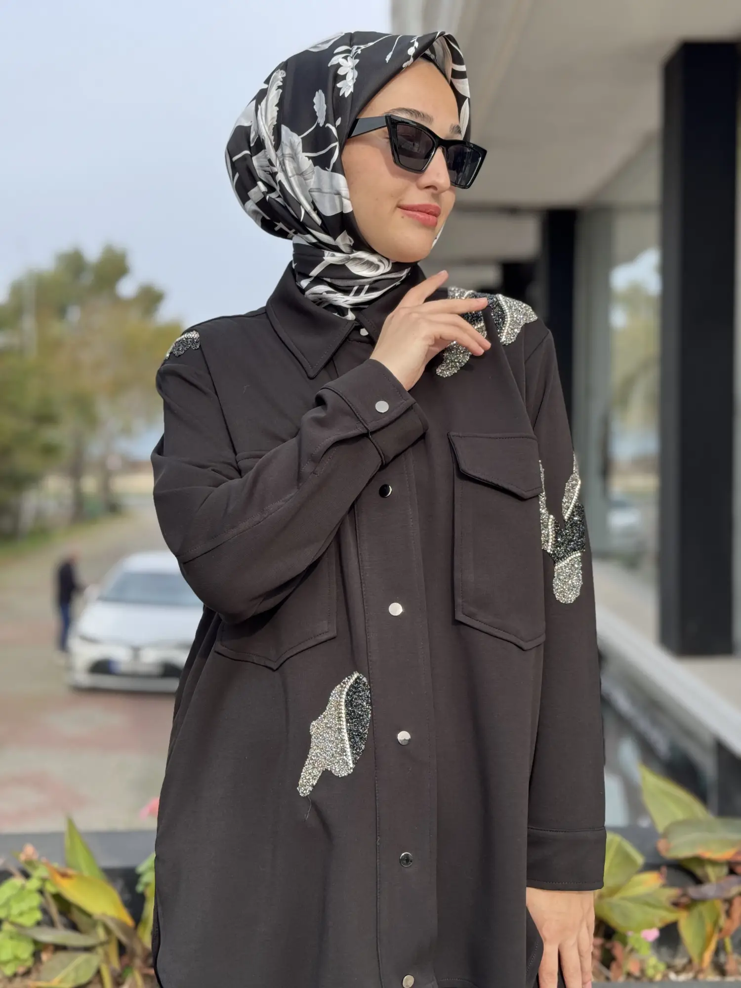 Qupra Sırt Drape ve Teknik Kumaş Detaylı Taşlı Kap Pantolon Takım WAC92107