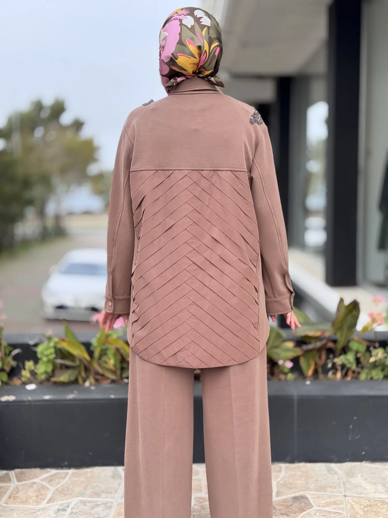 Qupra Sırt Drape ve Teknik Kumaş Detaylı Taşlı Kap Pantolon Takım WAC92107