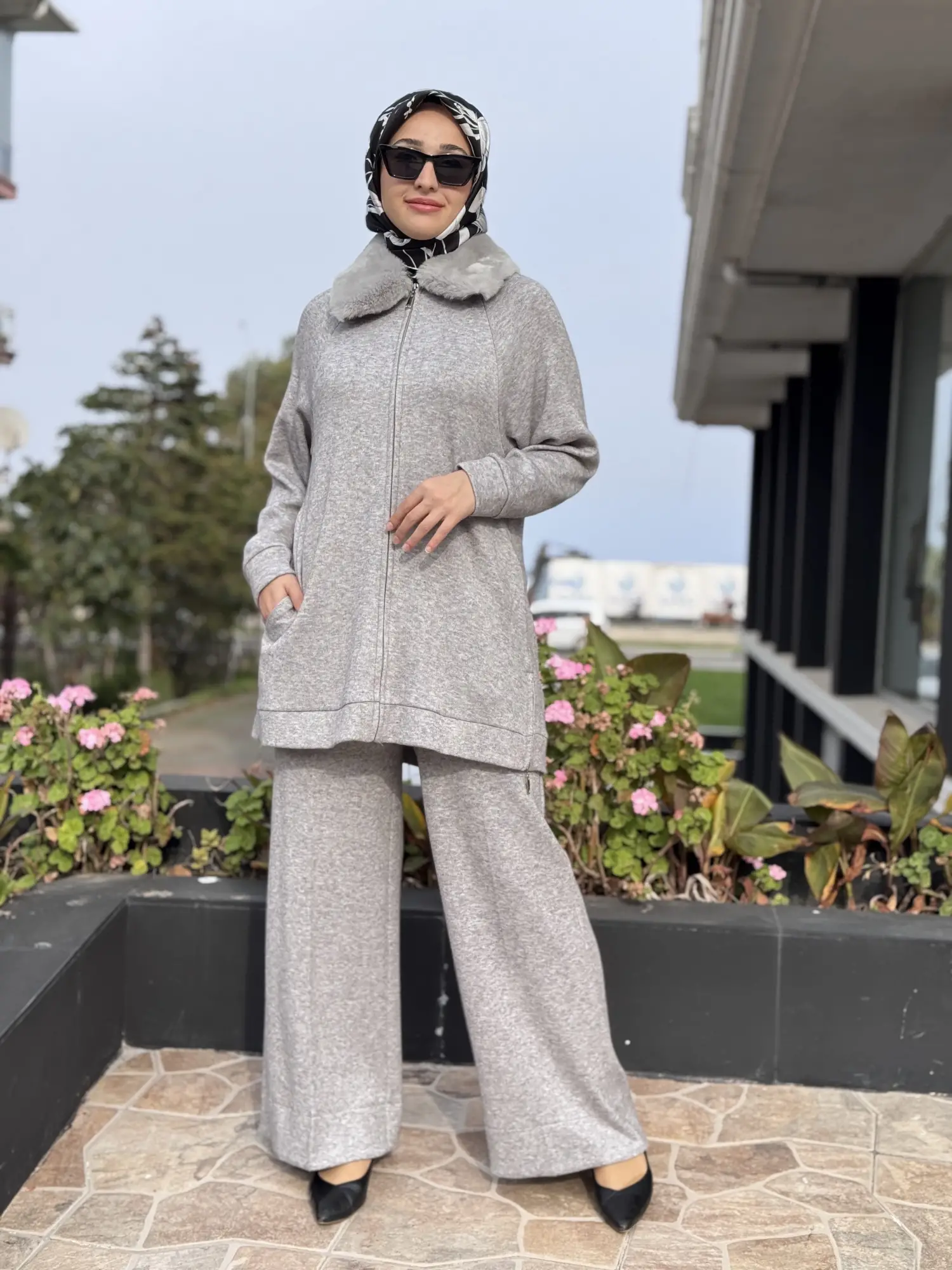 Qupra Sırtı Boncuk Detaylı Seyyar Kürk Detaylı Kap Pantolon Takım WAC92033