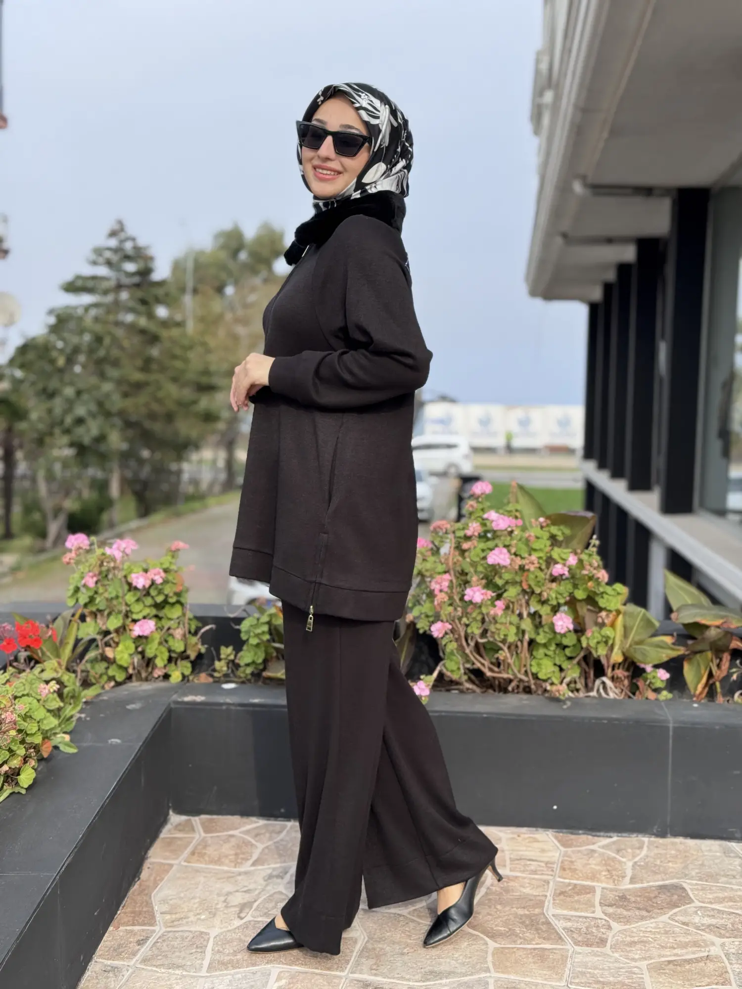 Qupra Sırtı Boncuk Detaylı Seyyar Kürk Detaylı Kap Pantolon Takım WAC92033