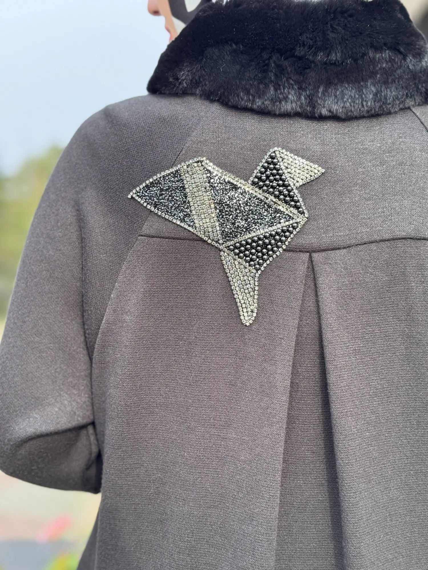 Qupra Sırtı Boncuk Detaylı Seyyar Kürk Detaylı Kap Pantolon Takım WAC92033