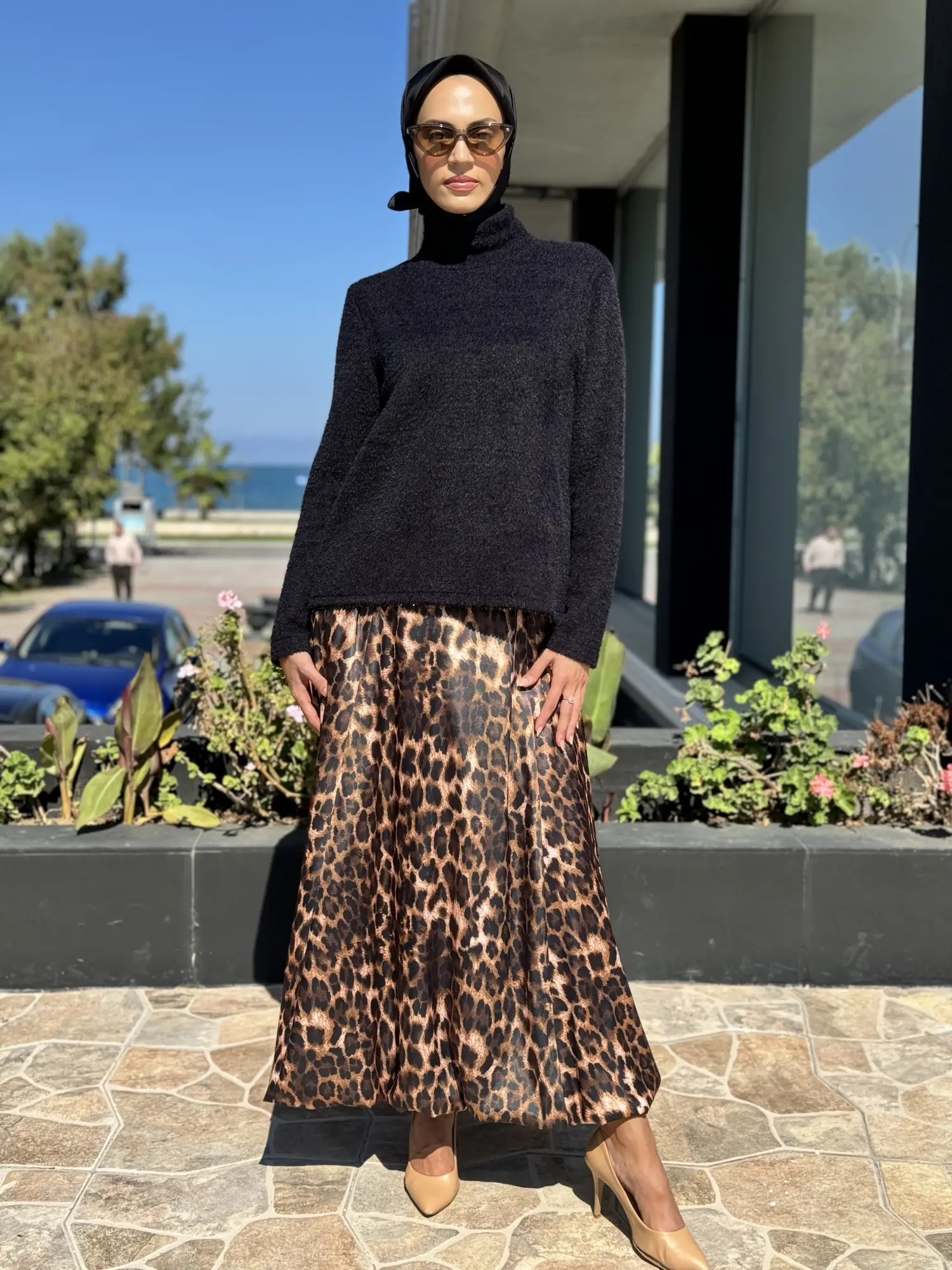 Qupra Taş Detaylı Bluz Balon Etek Takım QAZ72095