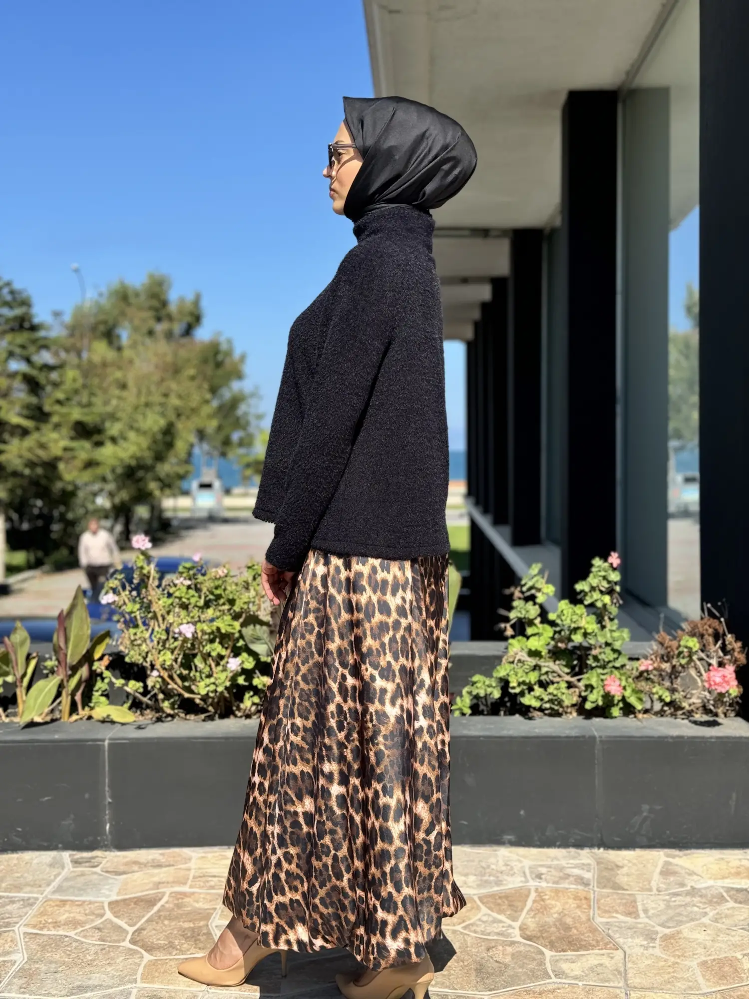 Qupra Taş Detaylı Bluz Balon Etek Takım QAZ72095