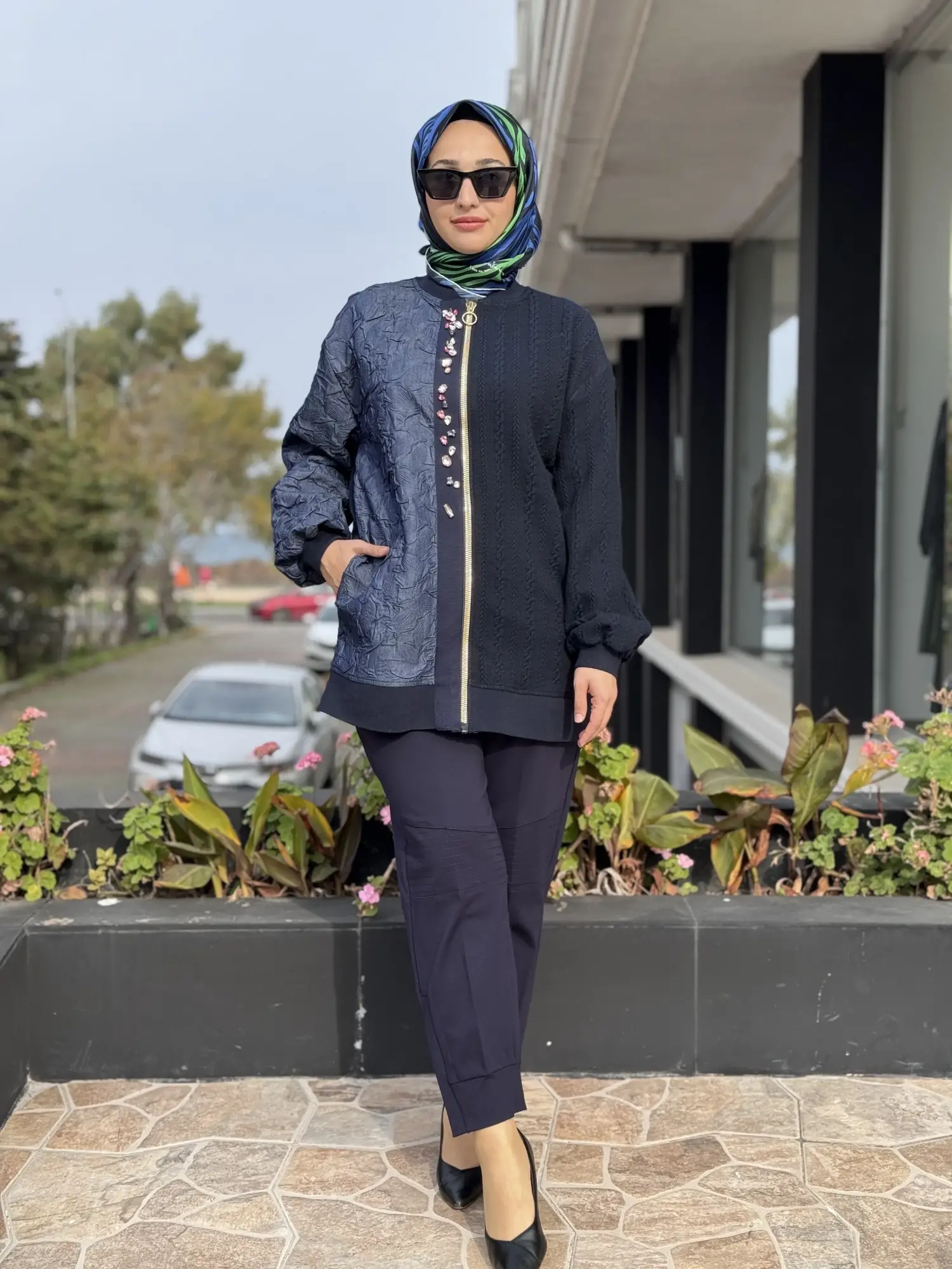 Renkli Taş Detaylı Fermauarlı Lacivert Ceket G3283