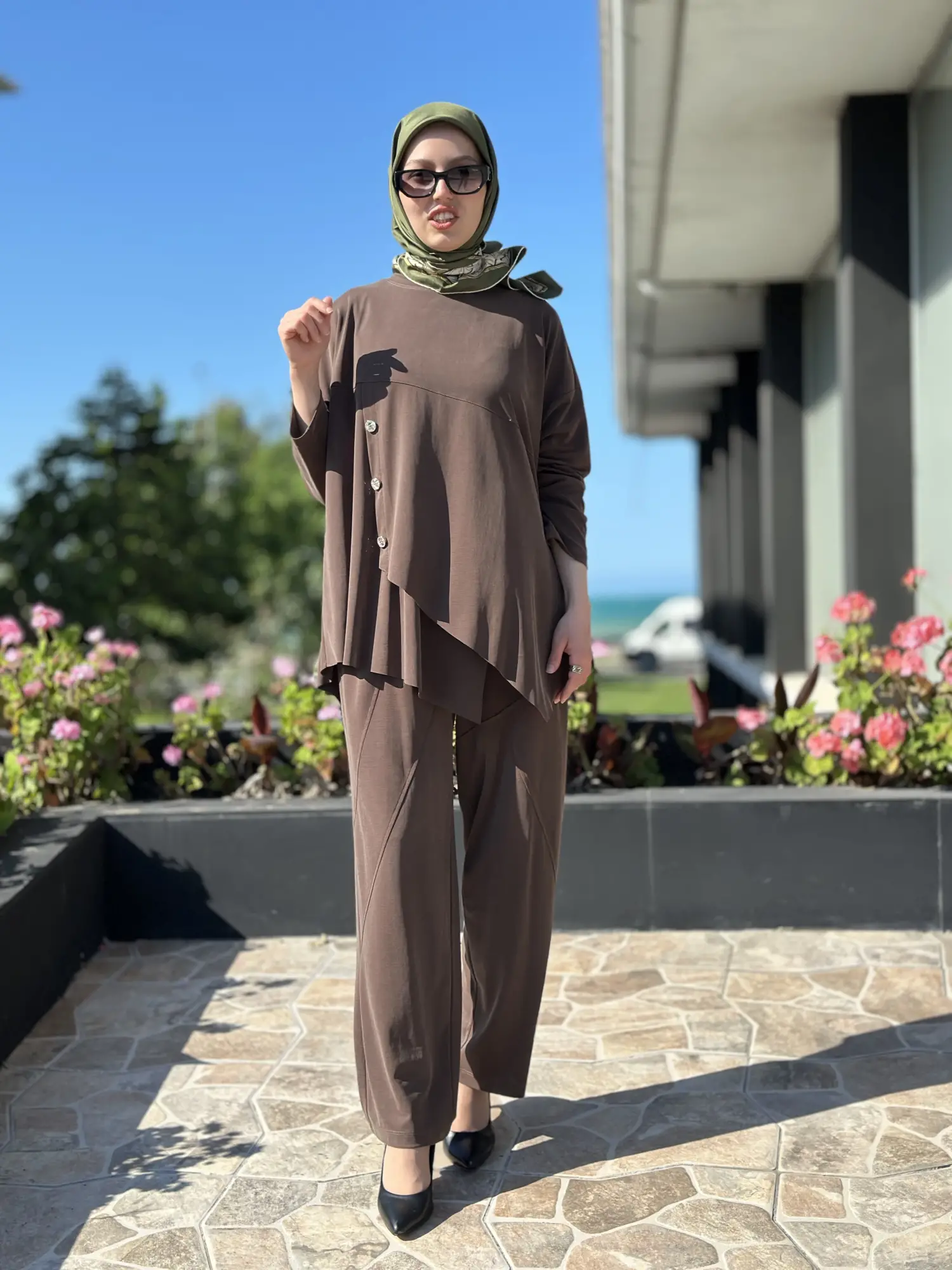 Tığ Triko  Asimetrik Model Kristal Düğme Detaylı Pantolonlu Takım TKM5132