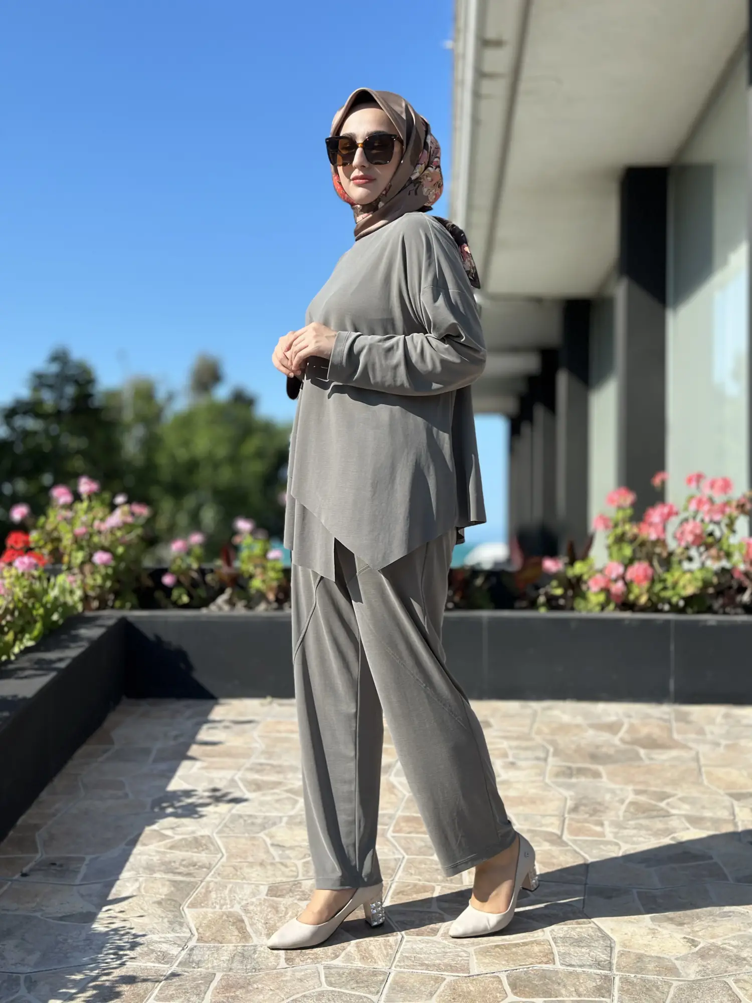 Tığ Triko  Asimetrik Model Kristal Düğme Detaylı Pantolonlu Takım TKM5132