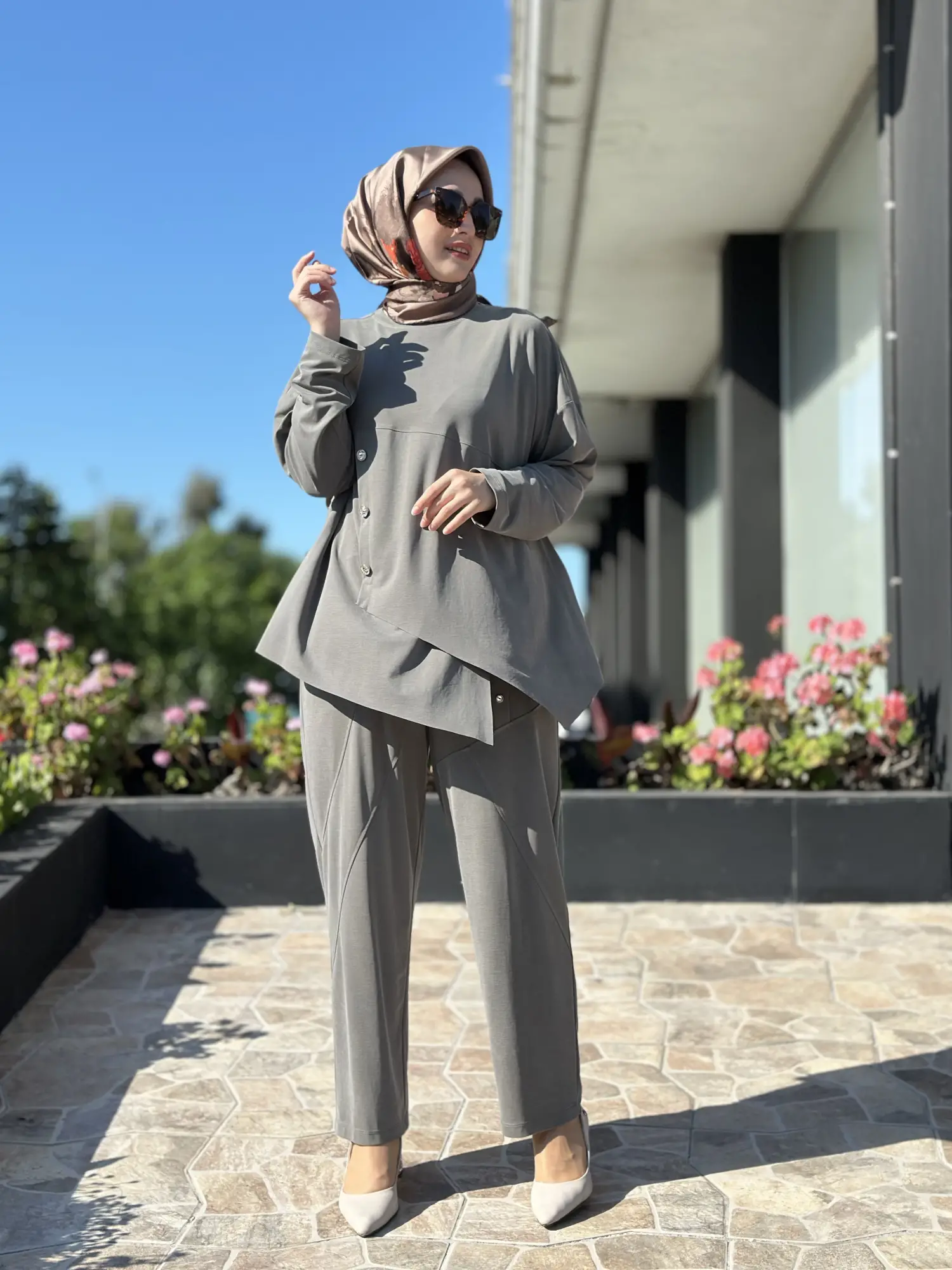 Tığ Triko  Asimetrik Model Kristal Düğme Detaylı Pantolonlu Takım TKM5132