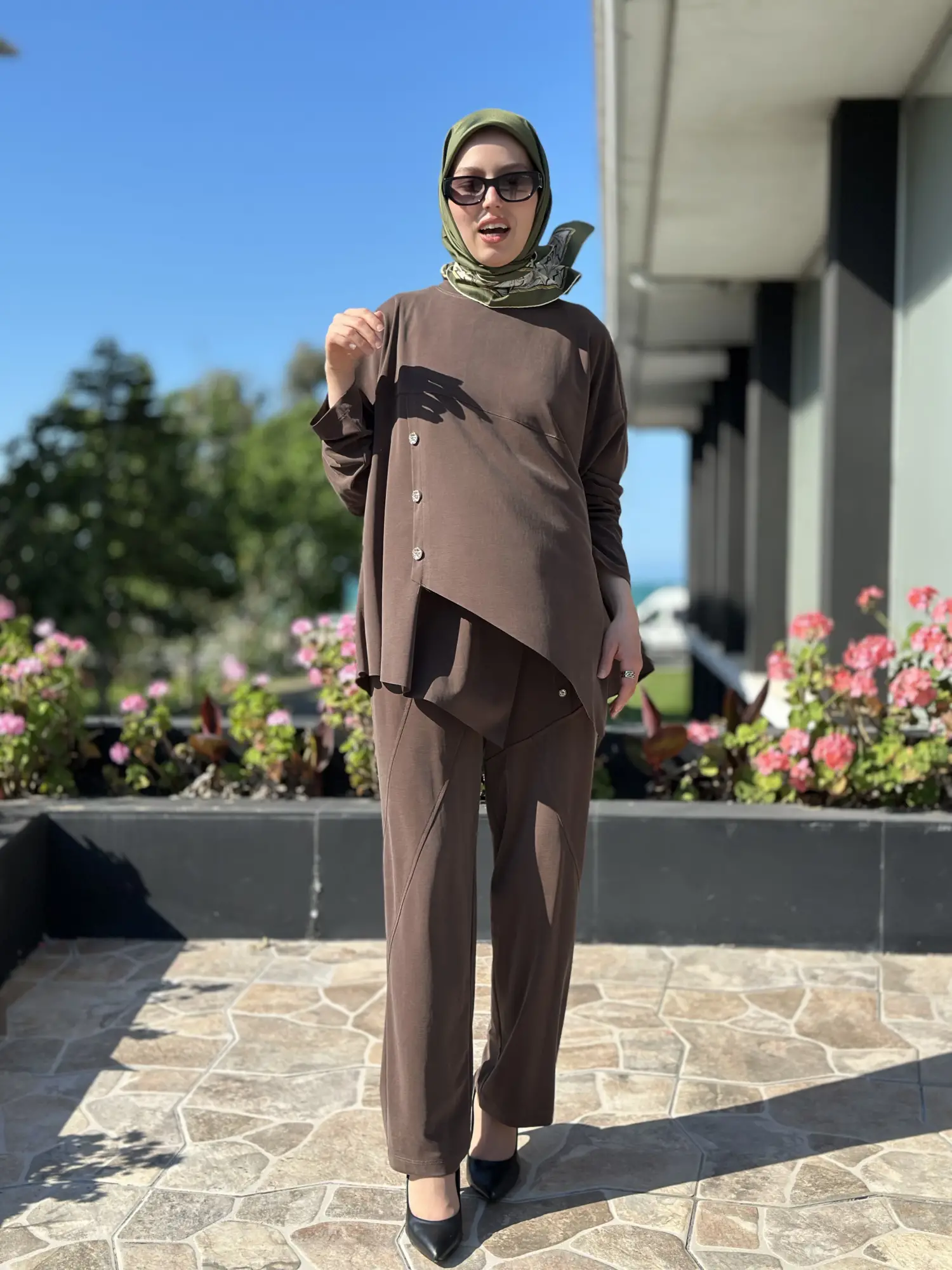 Tığ Triko  Asimetrik Model Kristal Düğme Detaylı Pantolonlu Takım TKM5132