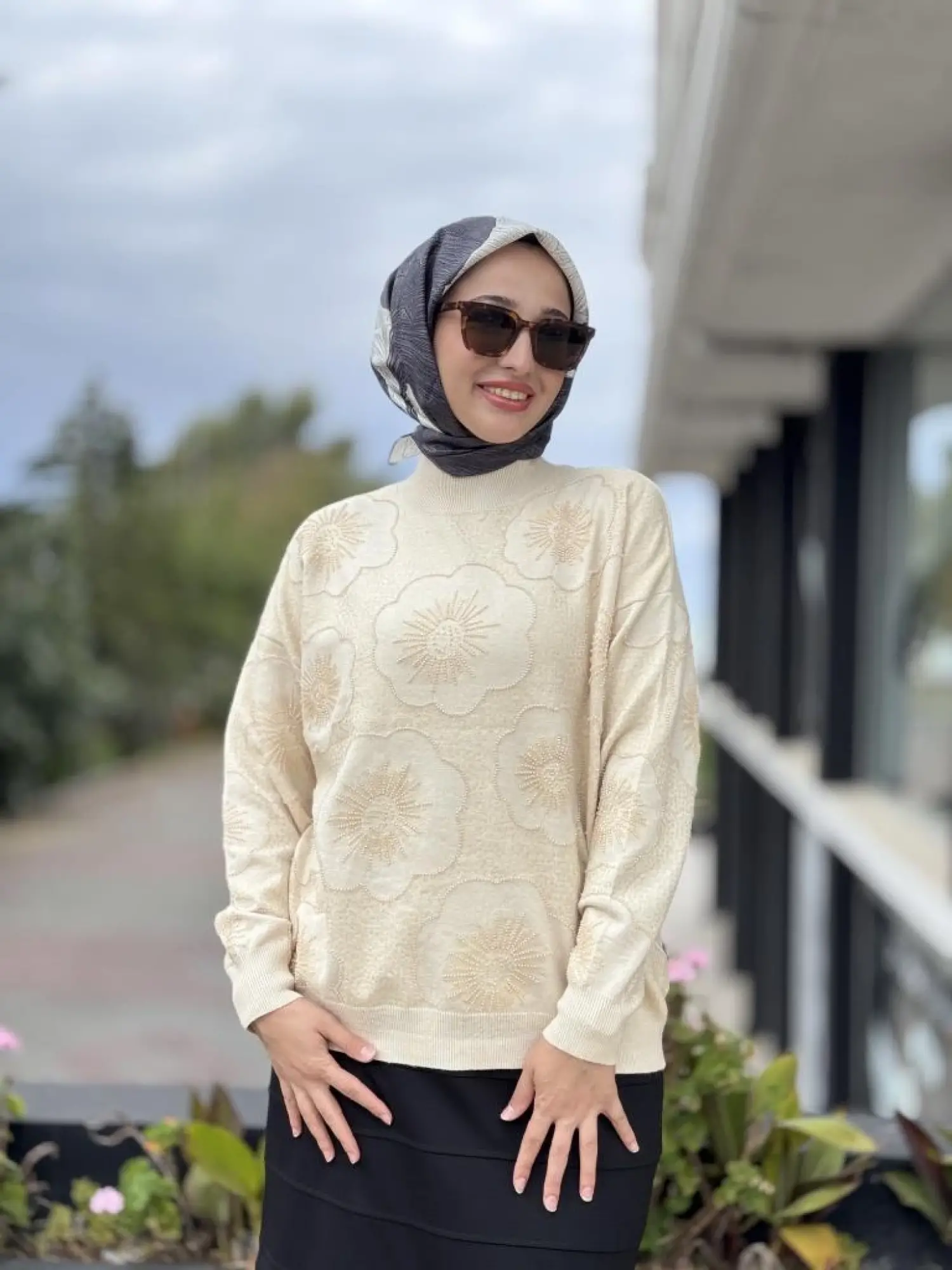 Tığ Triko İşlemeli Yarım Balıkçıyaka Bluz BLZ22001