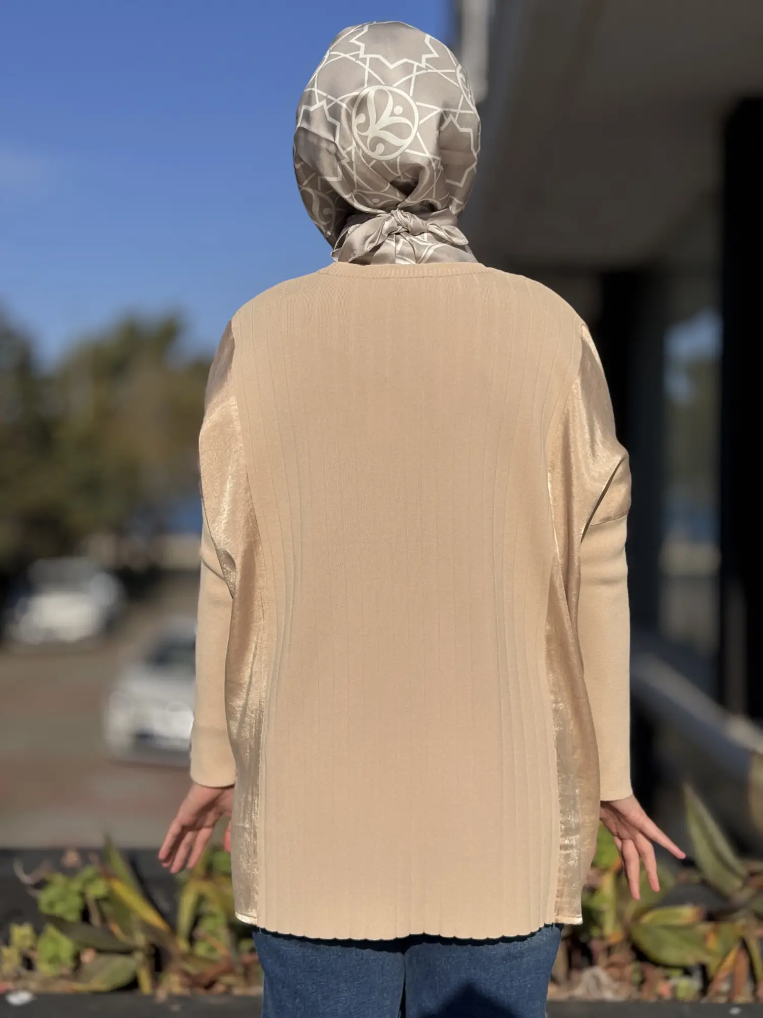 Tığ Triko Kumaş Kombinli Yandan Yırtmaçlı Rayon Tunik TNK21915