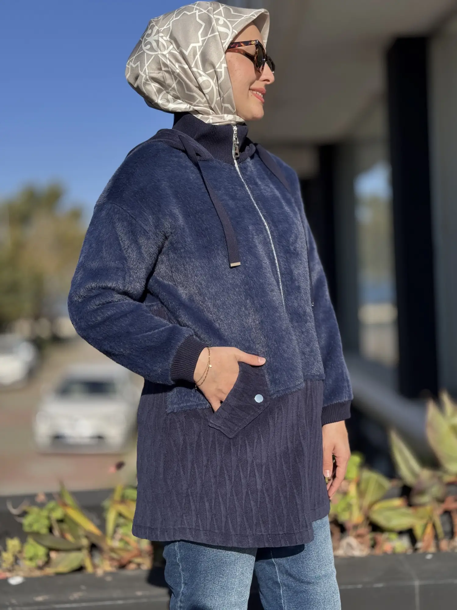 Tığ Triko Kürk Desenli Kadife Doku Kombinli Kaban KBN6013