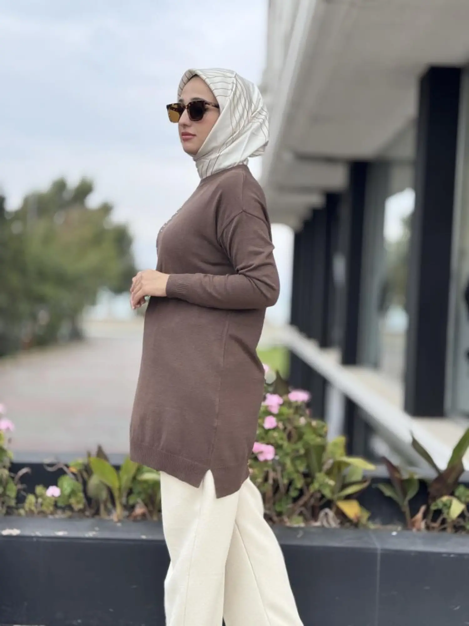 Tığ Triko Omuzu ve Kolu Taş Detaylı Tunik TNK21735