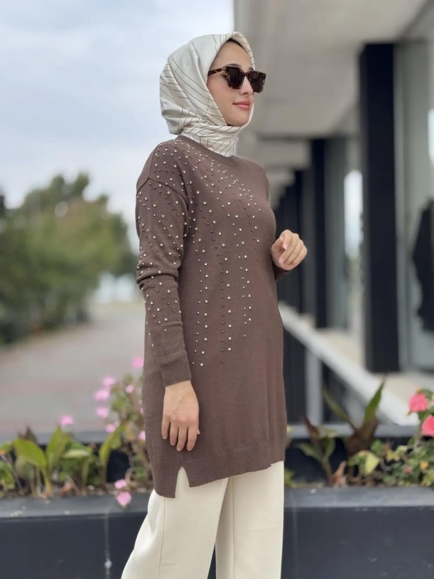 Tığ Triko Omuzu ve Kolu Taş Detaylı Tunik TNK21735