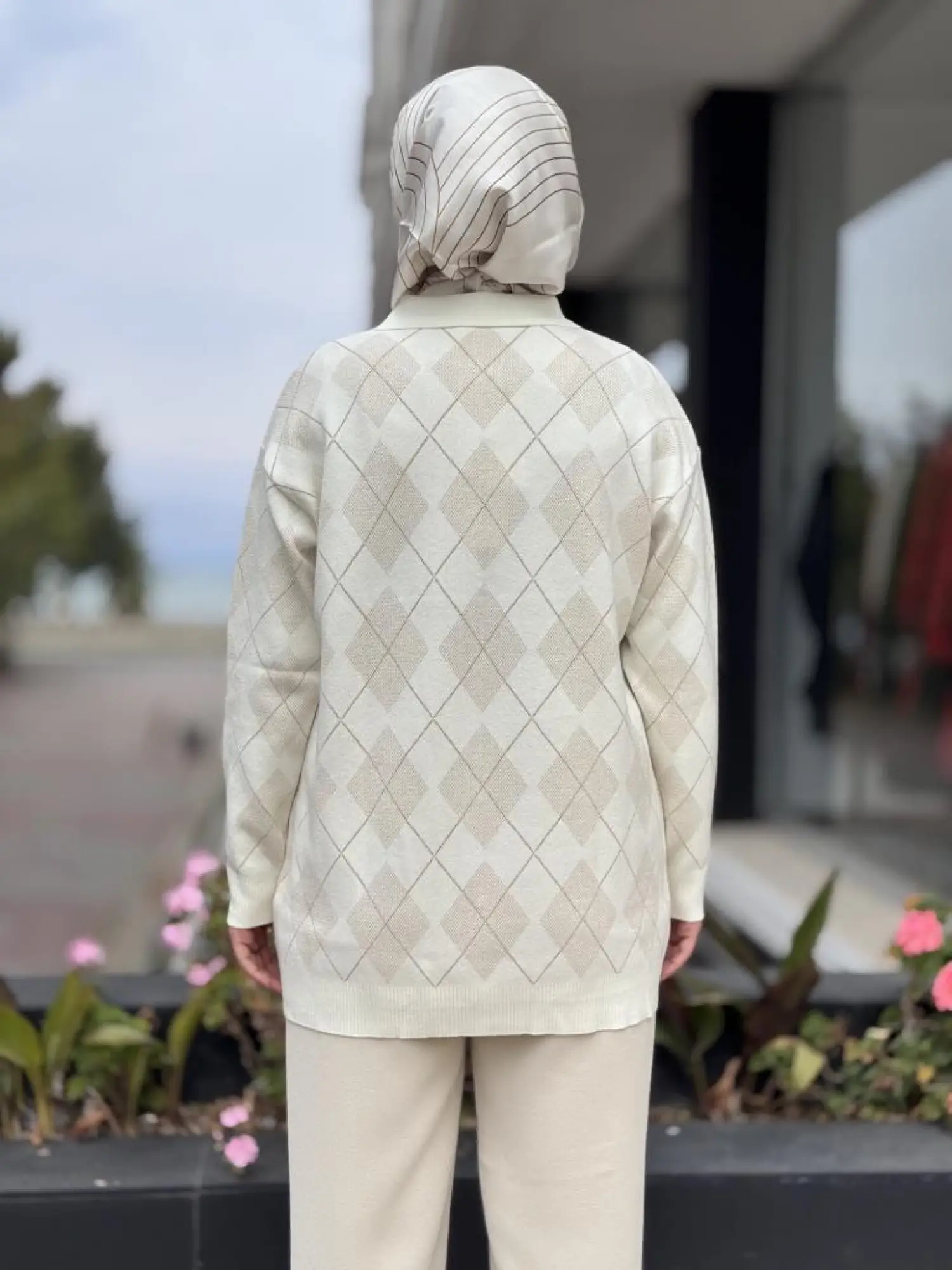 Tığ Triko Polo Yakalı Triko Hırka HRK21844