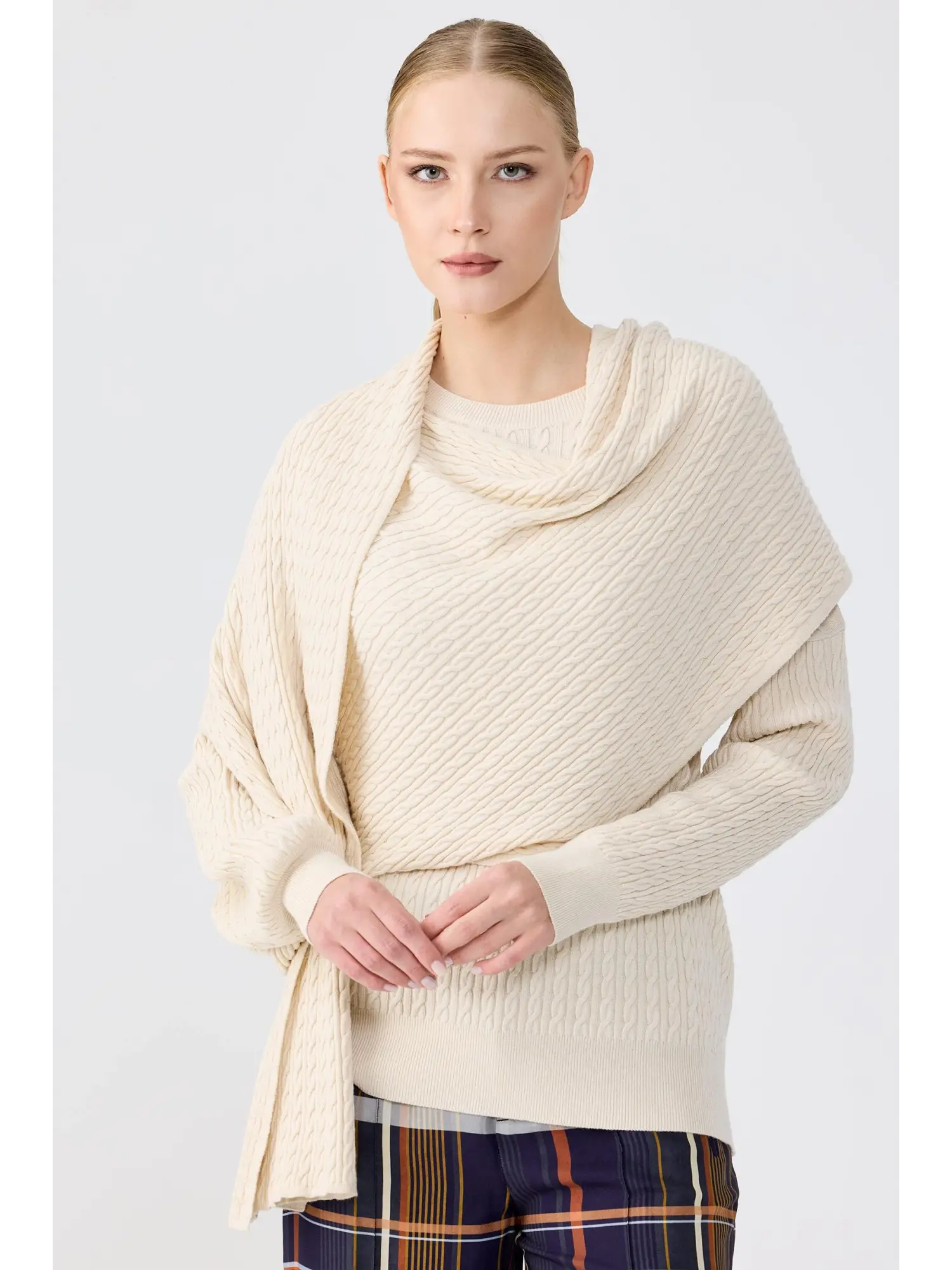 Tığ Triko Saç Örgü Desenli Şal Detaylı Triko Bluz BLZ21975