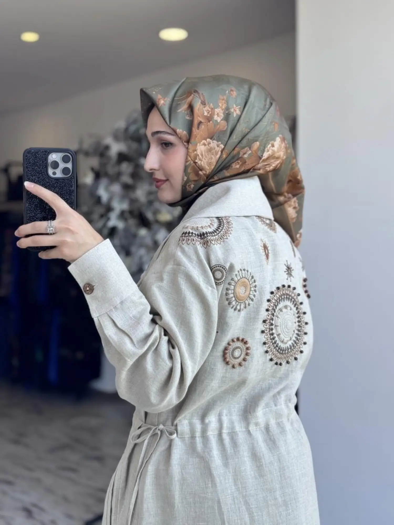 Tığ Triko Sırt Nakış ve Boncuk Detaylı Kap KAP3082