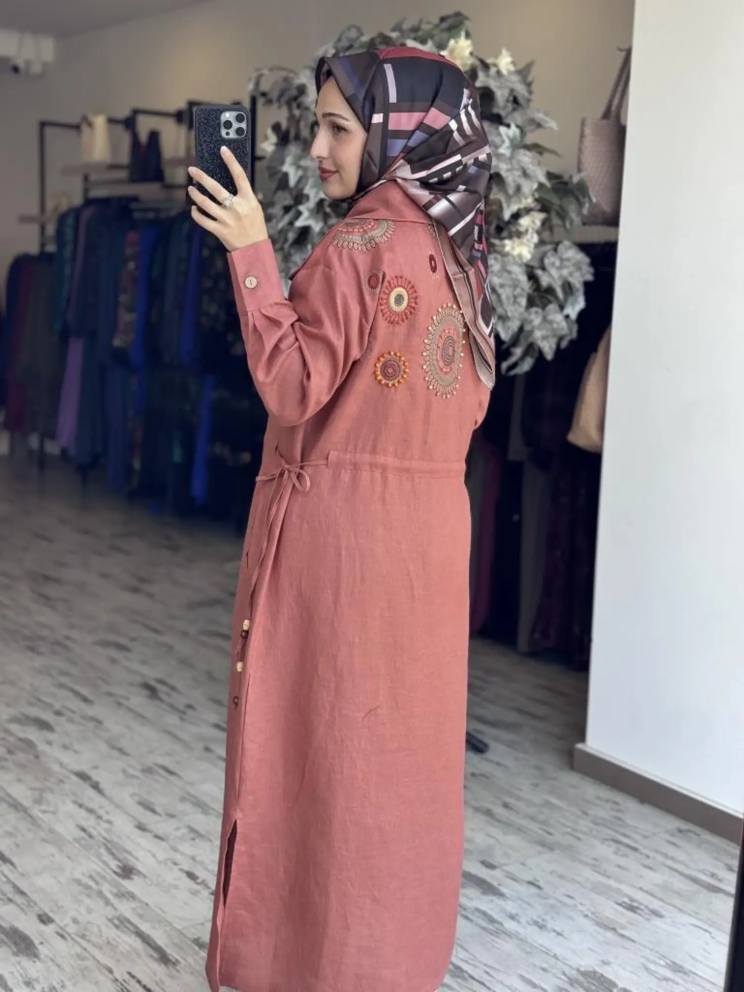 Tığ Triko Sırt Nakış ve Boncuk Detaylı Kap KAP3082