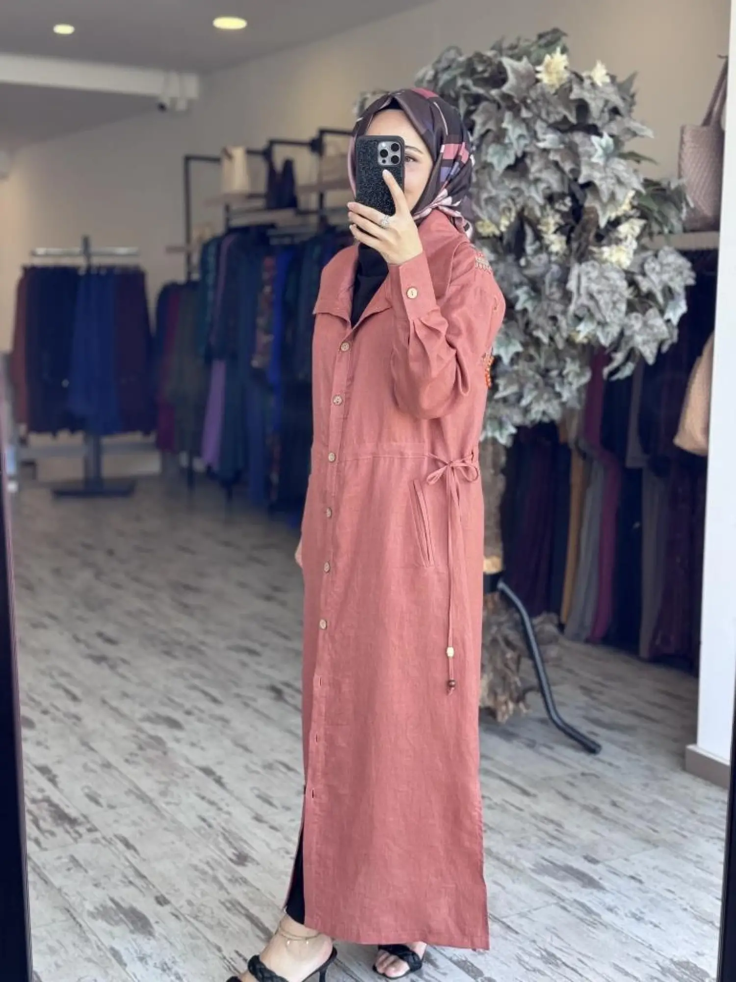 Tığ Triko Sırt Nakış ve Boncuk Detaylı Kap KAP3082