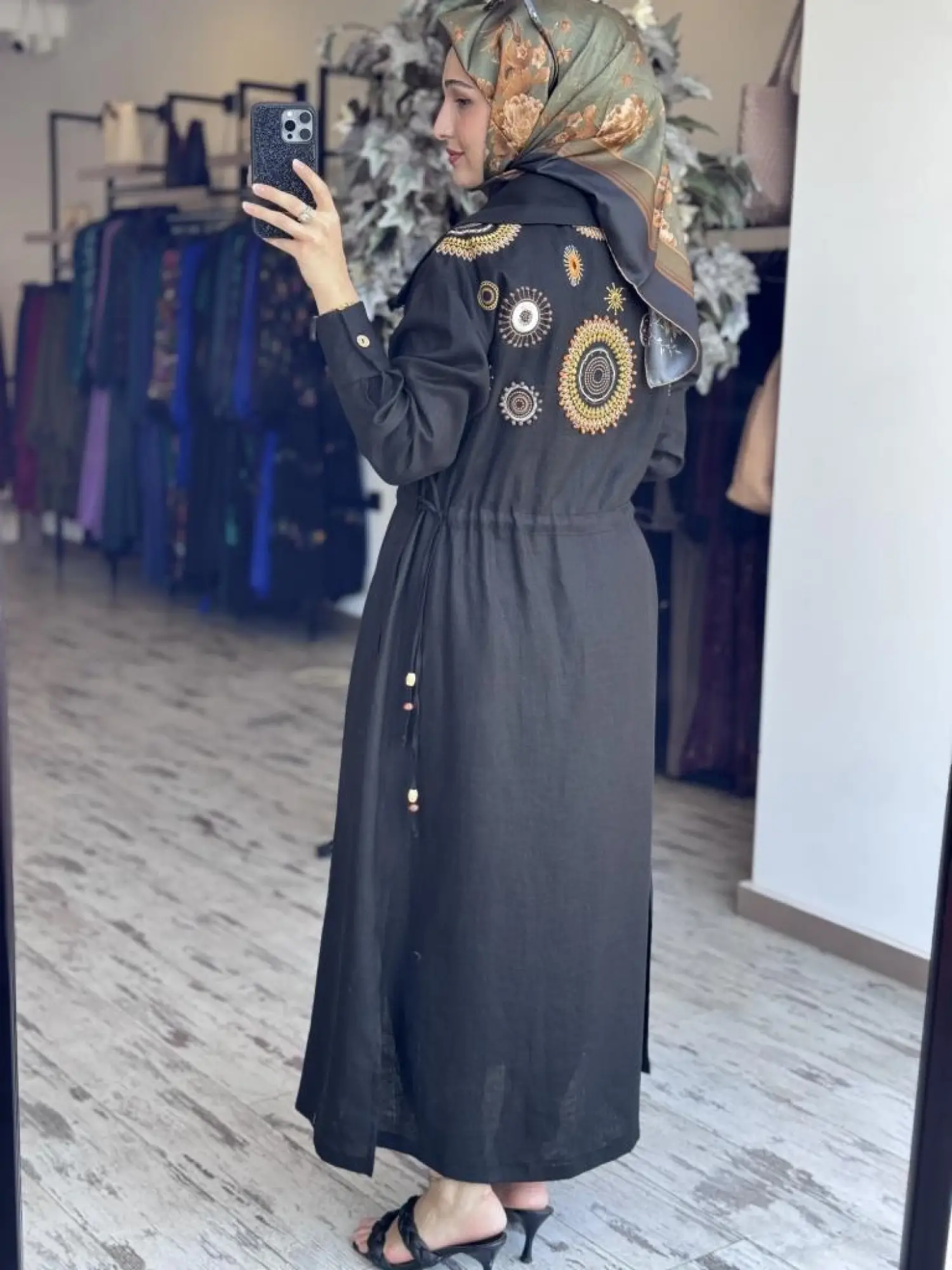 Tığ Triko Sırt Nakış ve Boncuk Detaylı Kap KAP3082