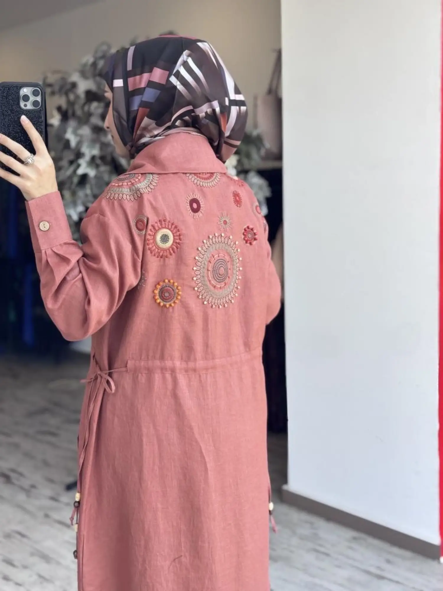 Tığ Triko Sırt Nakış ve Boncuk Detaylı Kap KAP3082