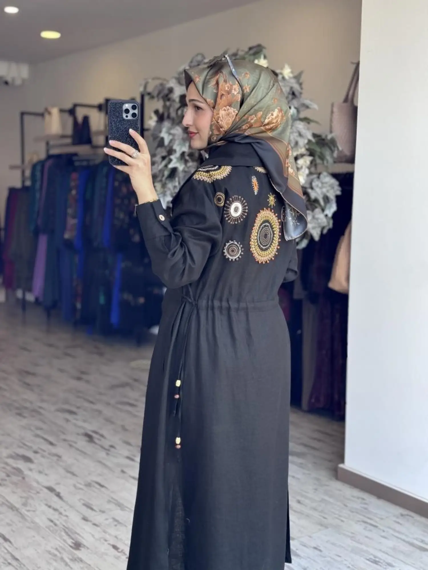 Tığ Triko Sırt Nakış ve Boncuk Detaylı Kap KAP3082