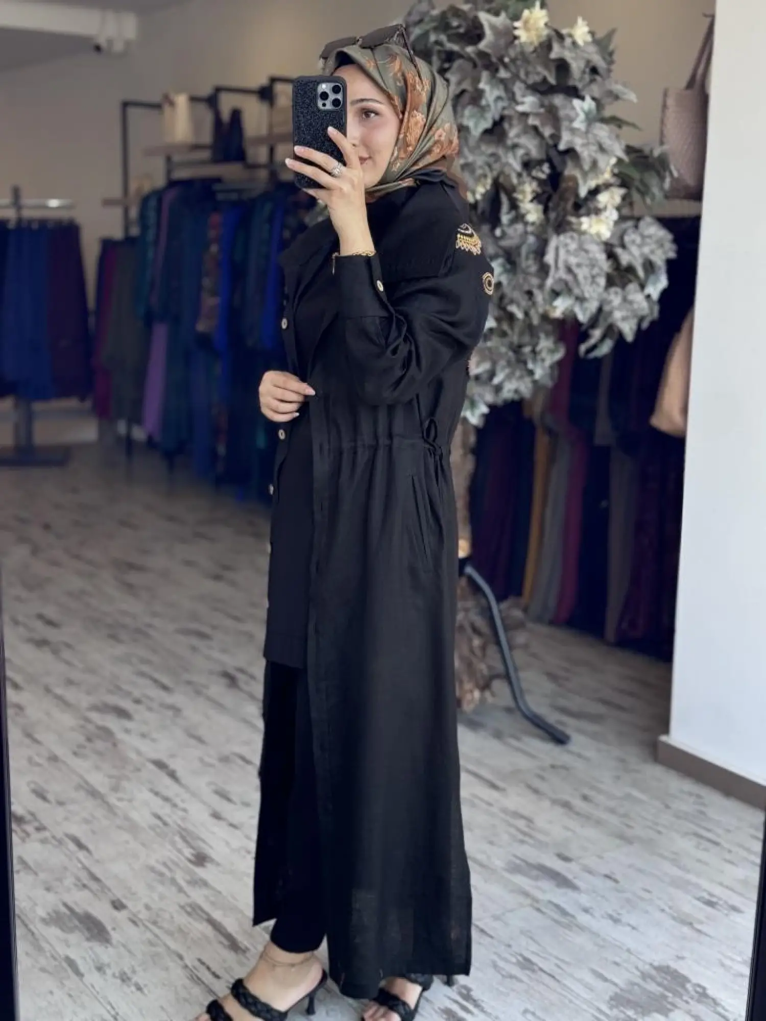 Tığ Triko Sırt Nakış ve Boncuk Detaylı Kap KAP3082