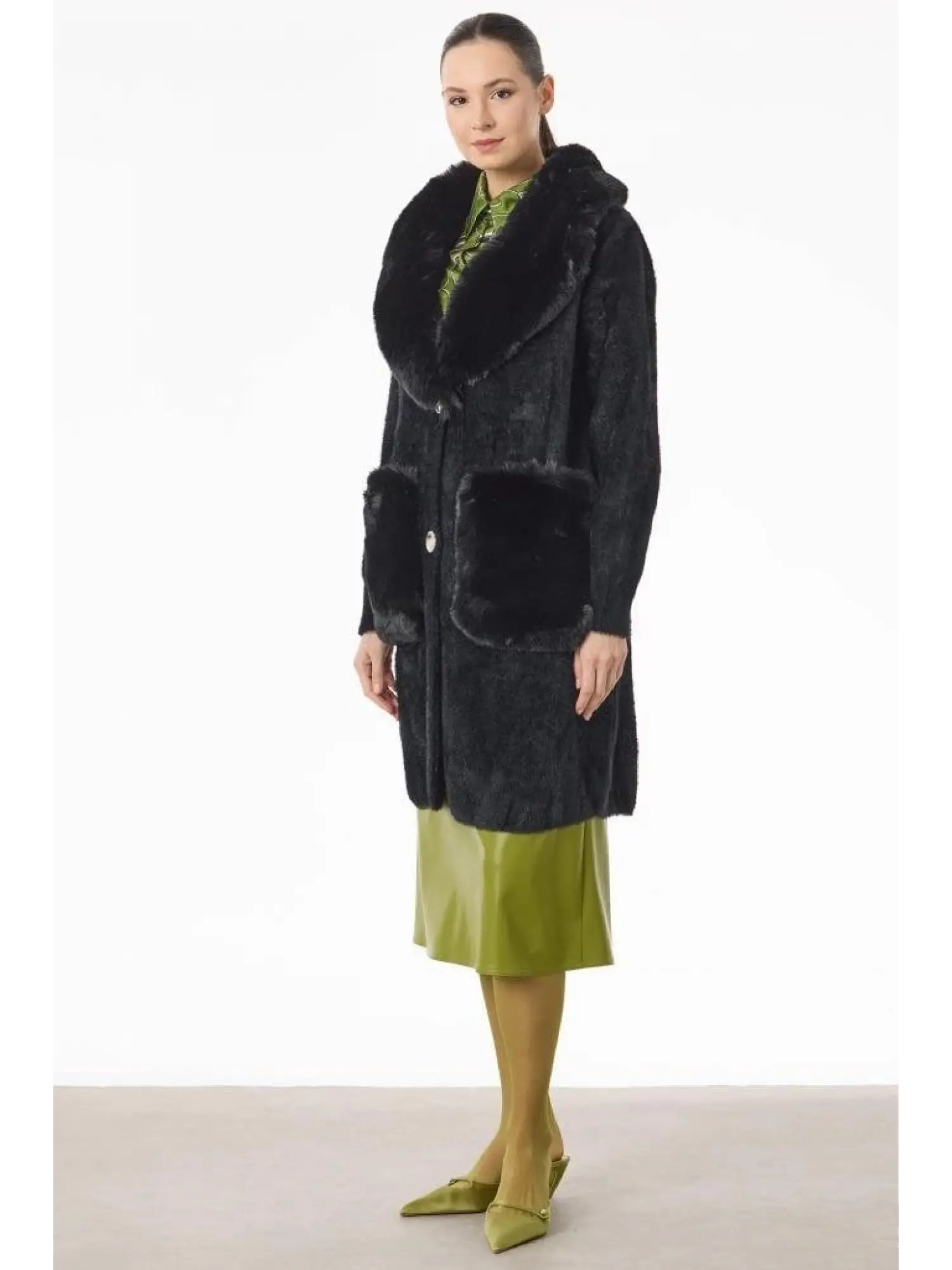 Tığ Triko Yakası Ve Cepleri Kürklü Triko Kaban KBN21794