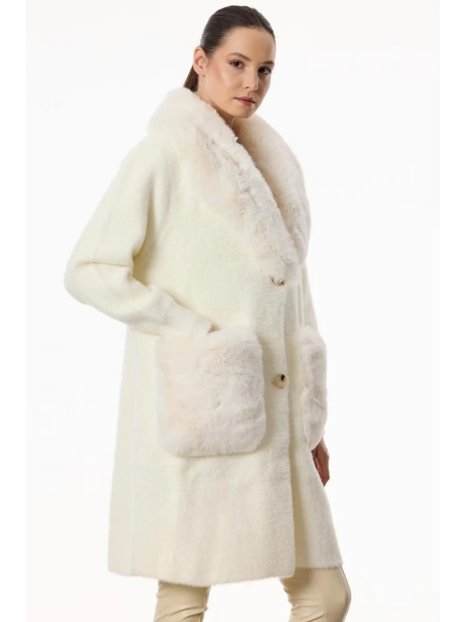 Tığ Triko Yakası Ve Cepleri Kürklü Triko Kaban KBN21794