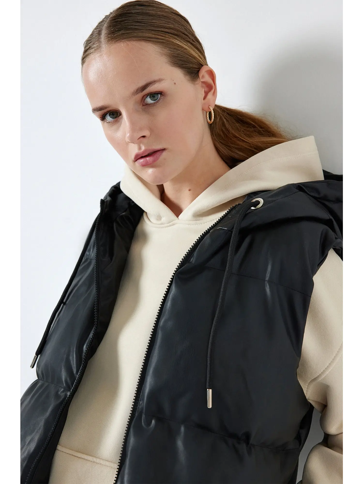 Touche Kapüşonlu Şişme Deri Yelek 24F1R0009