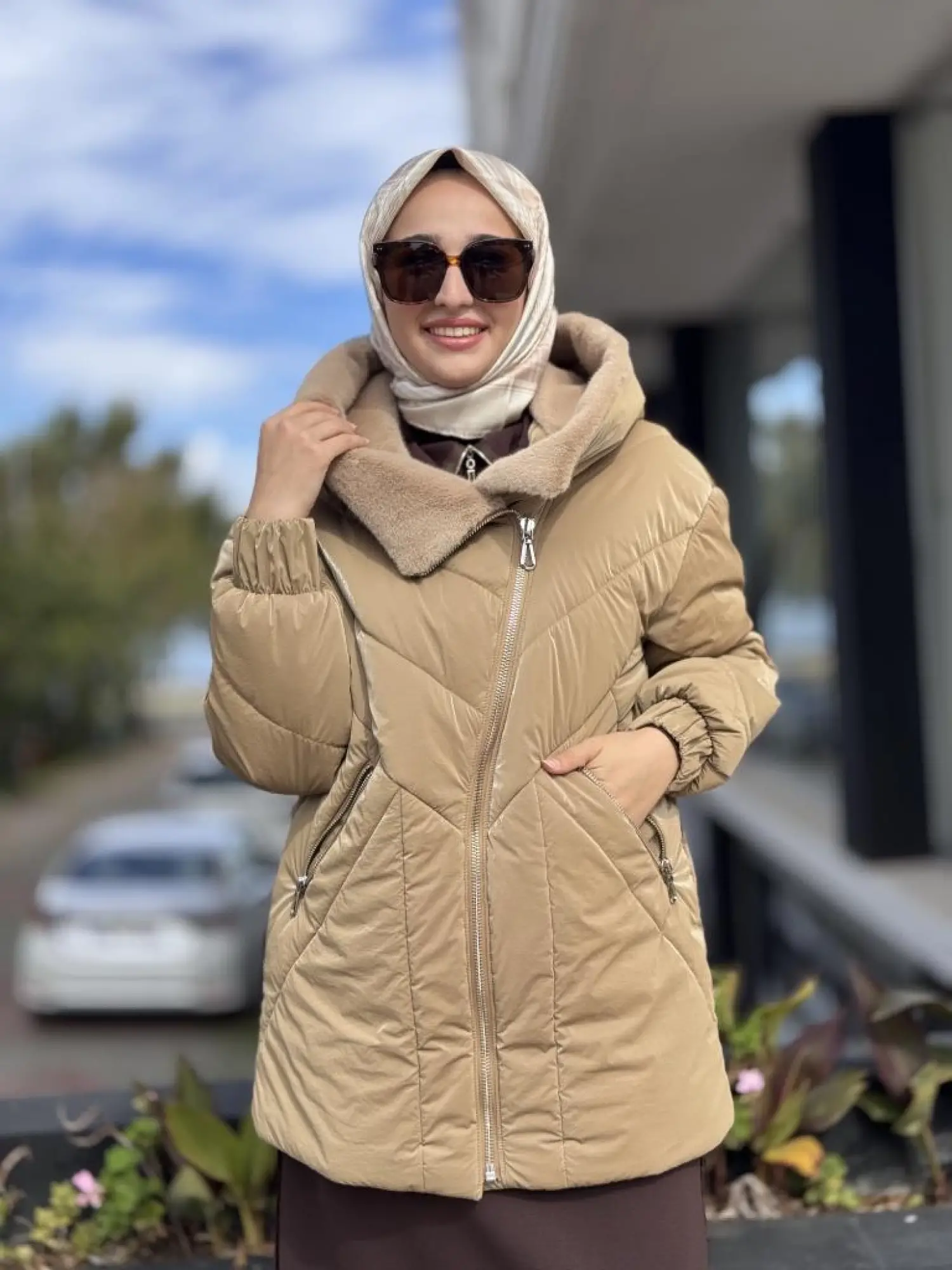 WOM BTQ Çapraz Fermuarlı Yakası Kürklü Mont