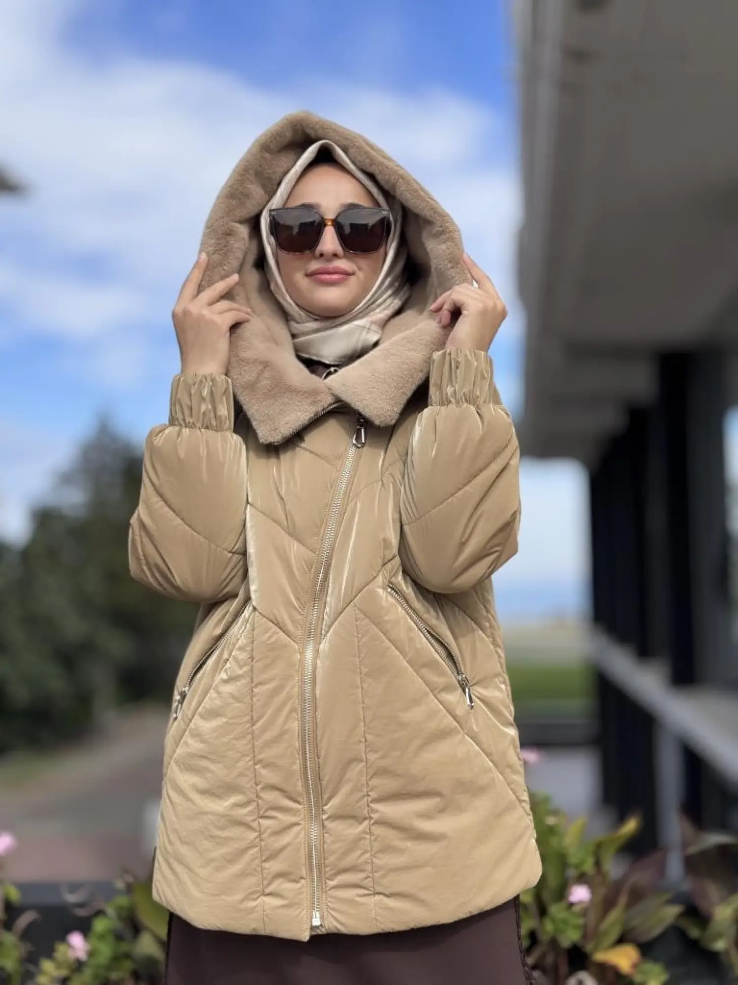 WOM BTQ Çapraz Fermuarlı Yakası Kürklü Mont