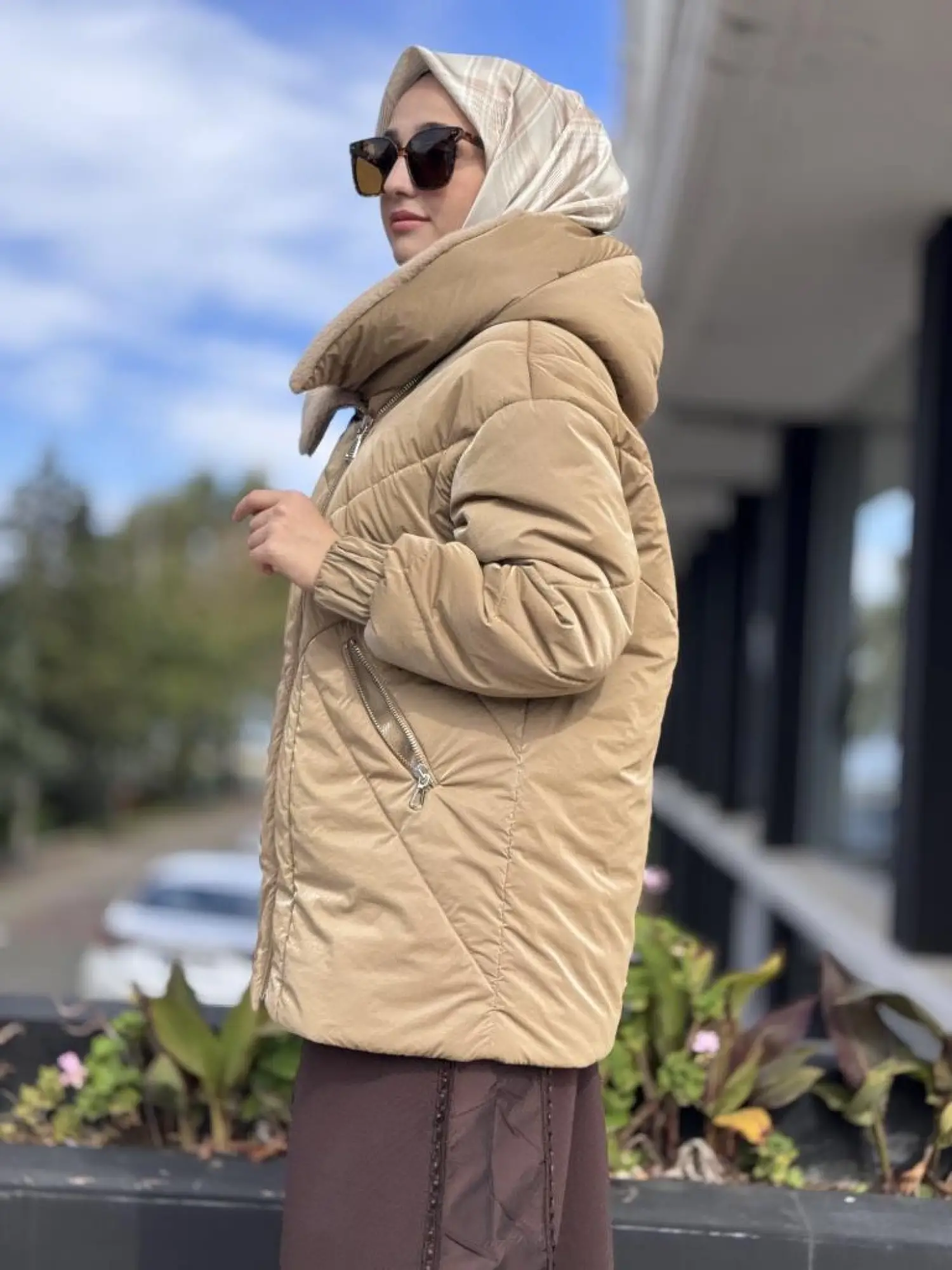 WOM BTQ Çapraz Fermuarlı Yakası Kürklü Mont